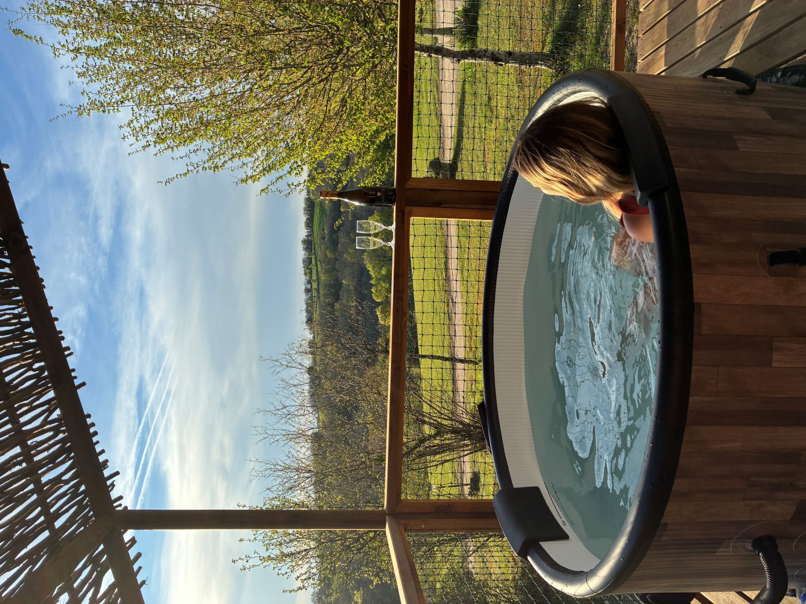 Cabane Minca — Escapade romantique avec spa à Lot à Saint-Cirgues — vue depuis la terrasse