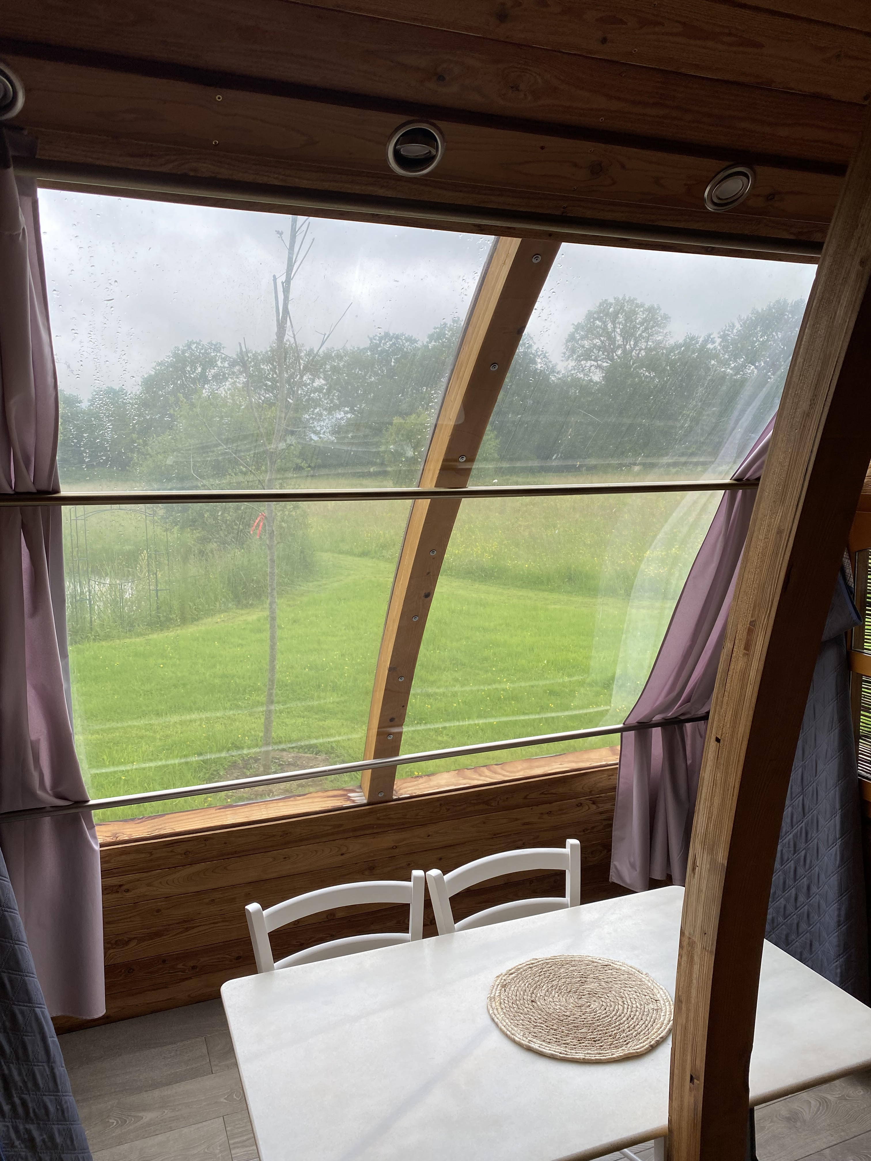 Tiny house 5/6 places — Séjour avec spa à Puy-de-Dôme à Issoire — salle de bain