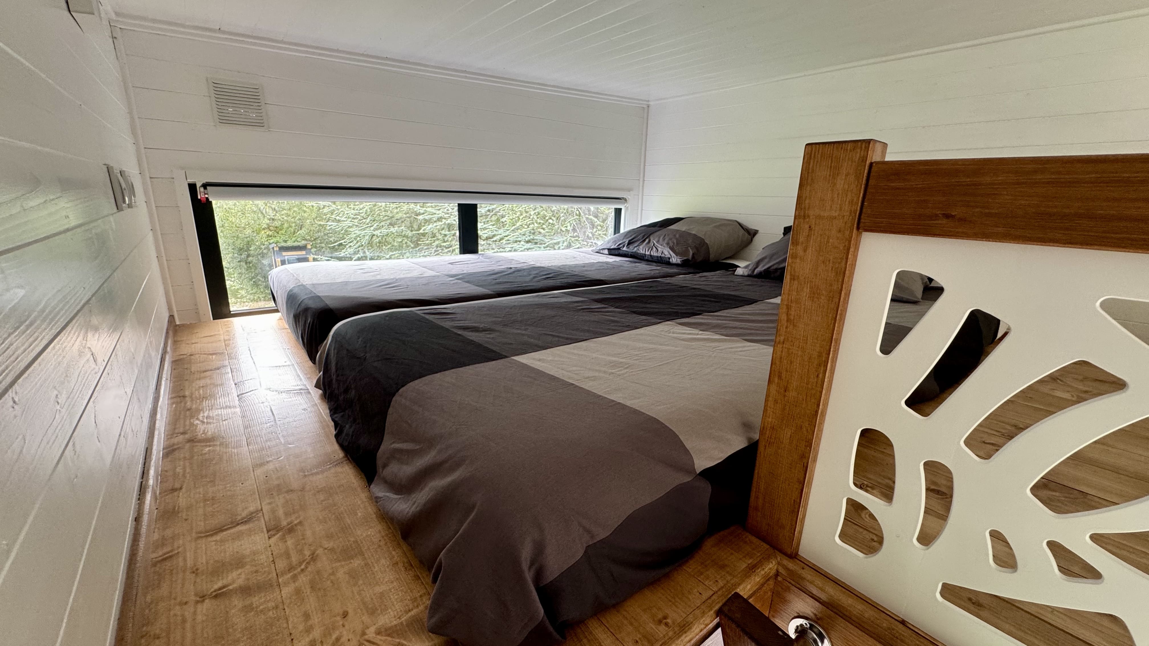 Tiny house au bord de l'eau — Séjour relaxant avec spa en Yvelines à Versailles — environnement naturel