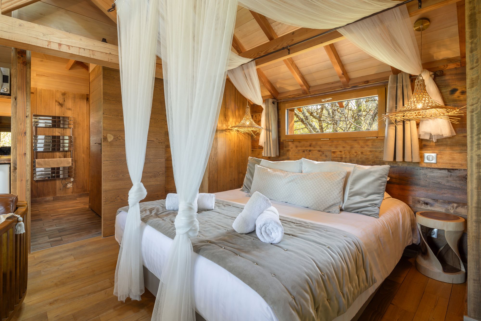 Cabane Spa Tobago : une expérience unique en Aquitaine à Carsac-Aillac — environnement naturel