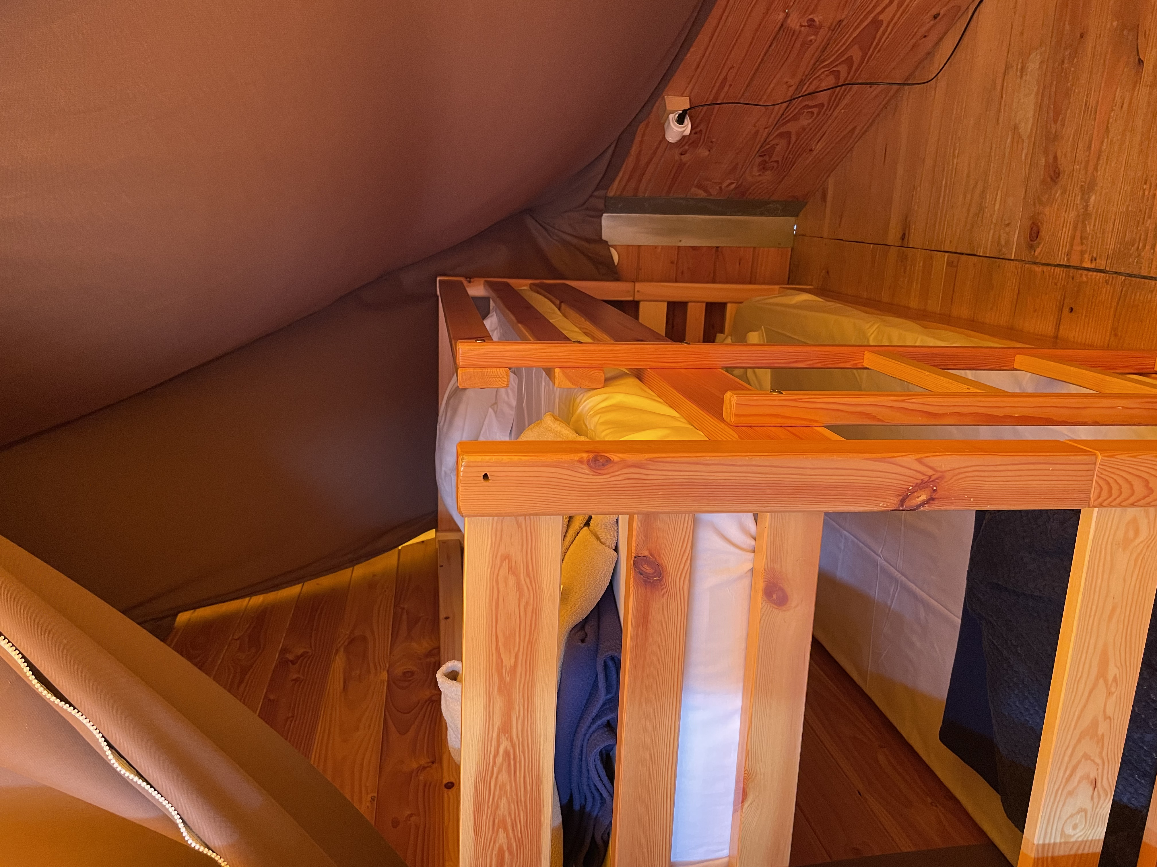 Tipi Lodge d'Escapa — Séjour insolite avec spa à Gers à Riguepeu — salle de bain