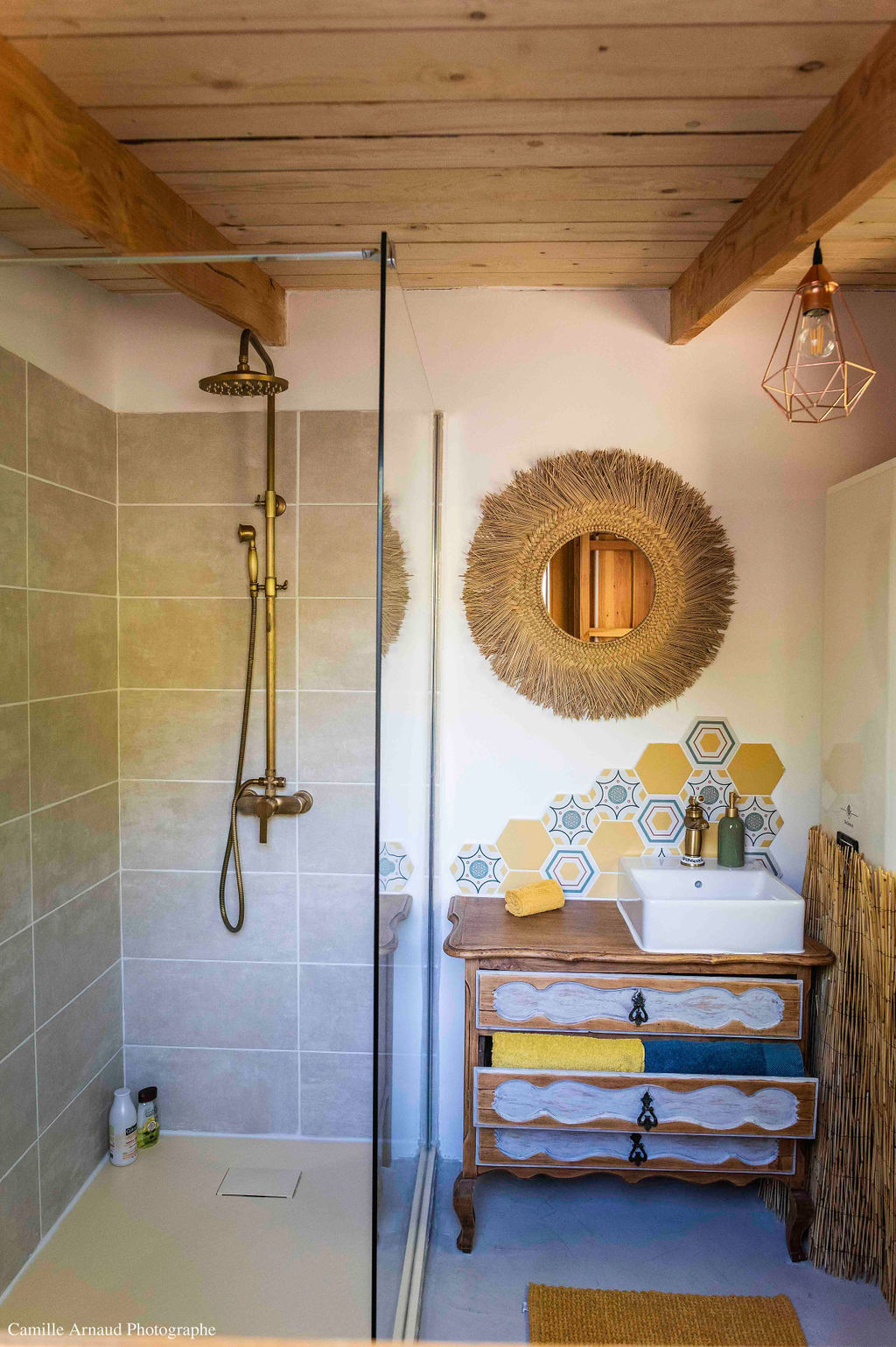 Bulle Provence & Piscine — Nuit étoilée en Drôme à Valence — salle de bain