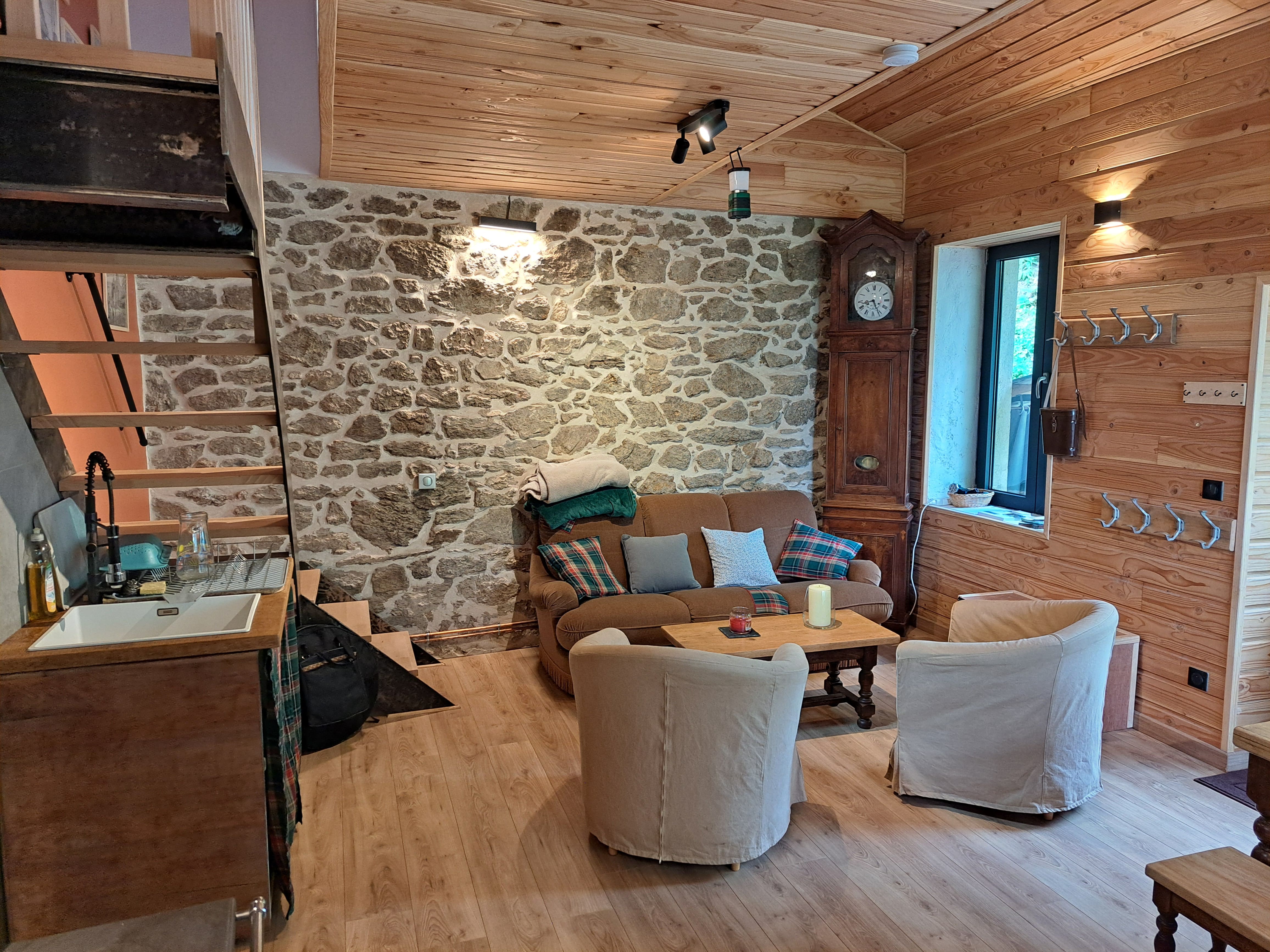 Le Refuge d'Yzeron — Gîte nature avec spa à Yzeron (Rhône) à Yzeron — vue intérieure