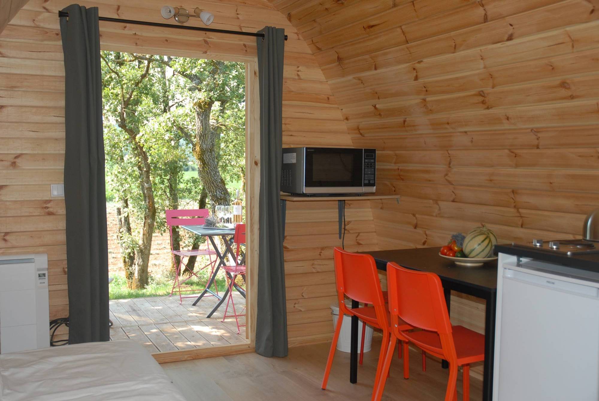 Le Pod de l'Adret : une expérience immersive en pleine nature à Rians — vue depuis la terrasse