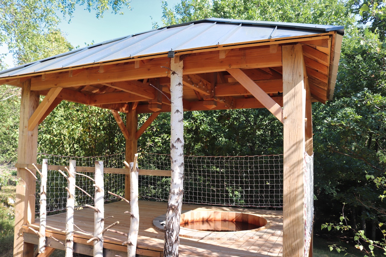 Lodge Spa privatif Quiétude : Écolodge en Auvergne à Marchal — vue depuis la terrasse