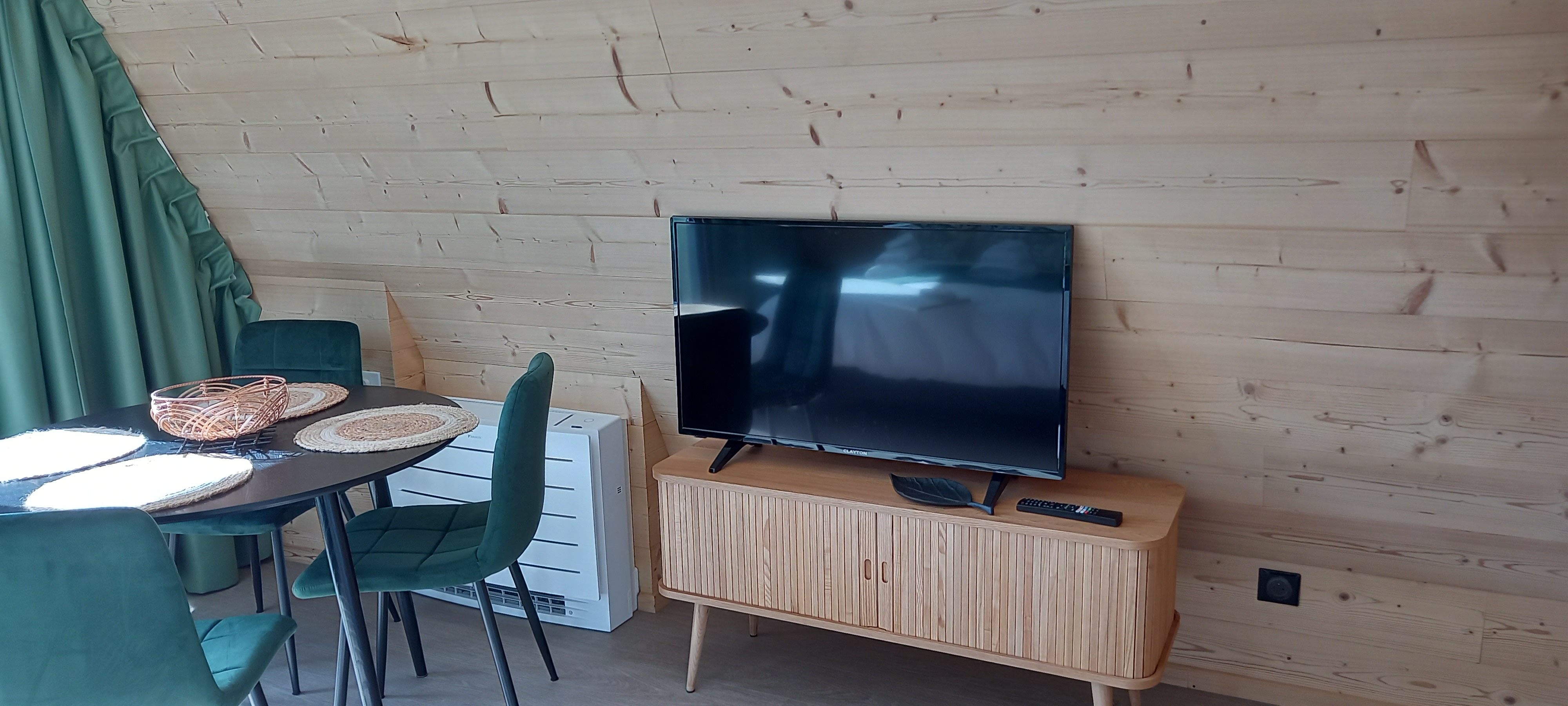 Le Drôle de Tipi — Cabane sur pilotis avec vue panoramique à Marne à Châlons-en-Champagne — salle de bain