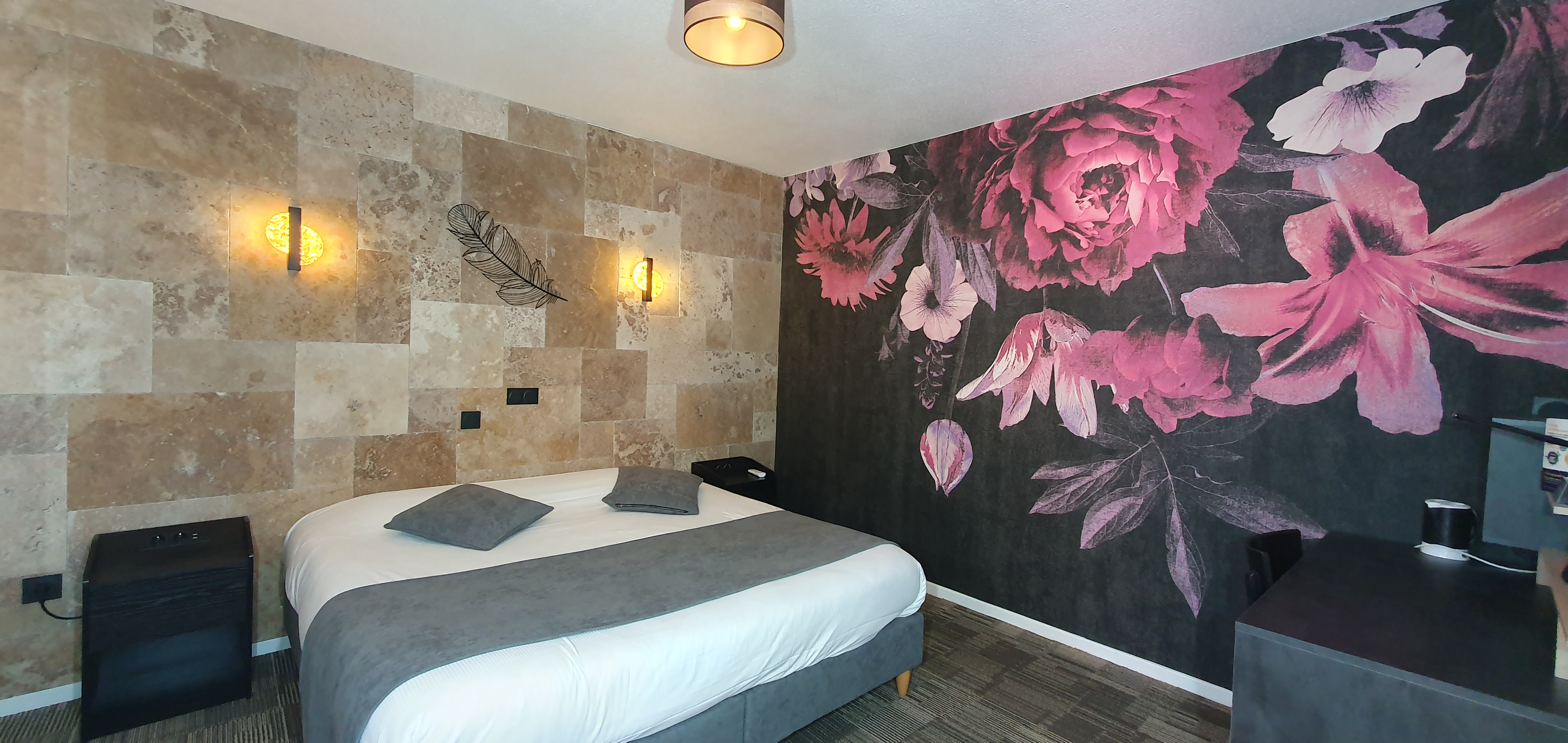 Chambre du Moulin - King Size — Nuit paisible avec spa à Ain à Meillonnas — vue intérieure