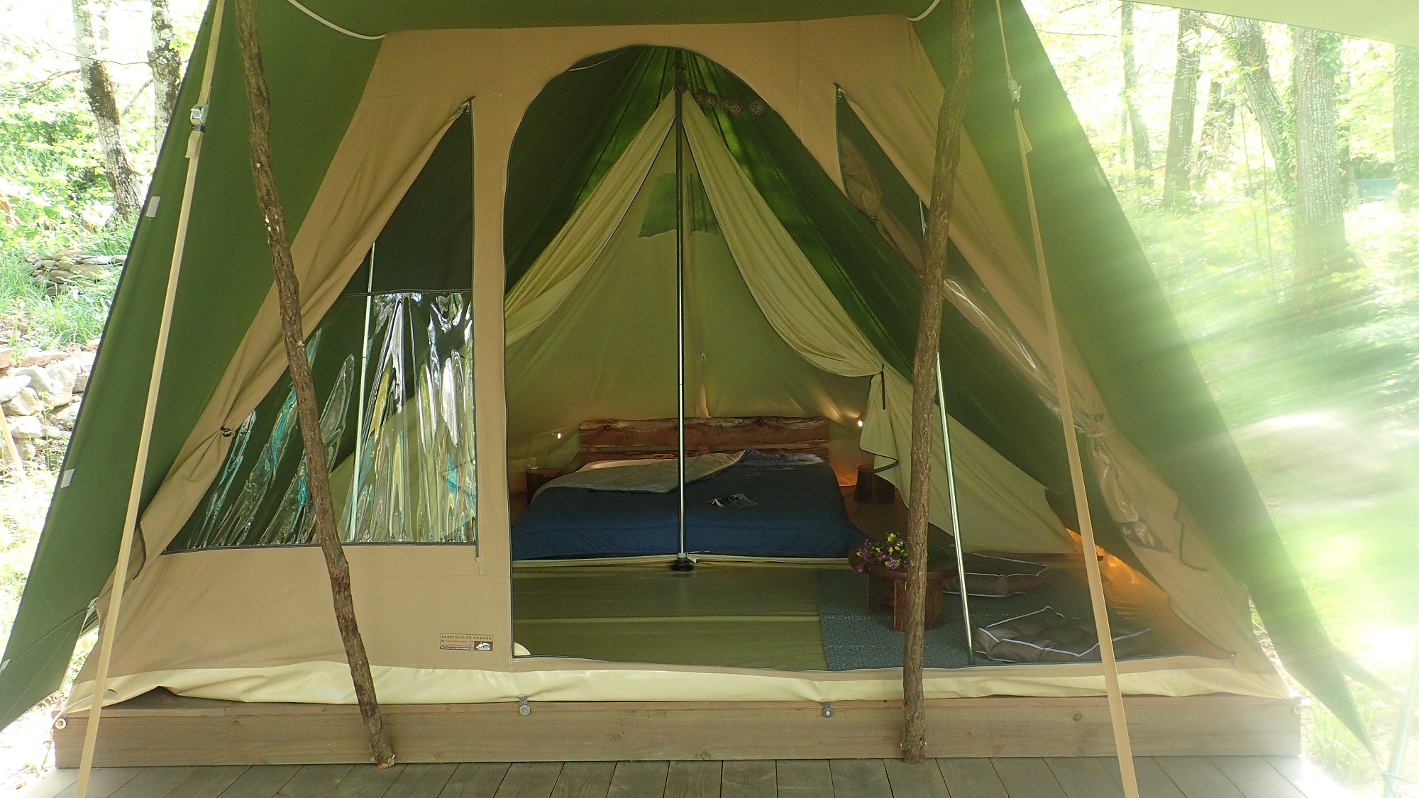 Tente Castor — Camping cocooning avec spa en Ardèche à Le Teil — salle de bain