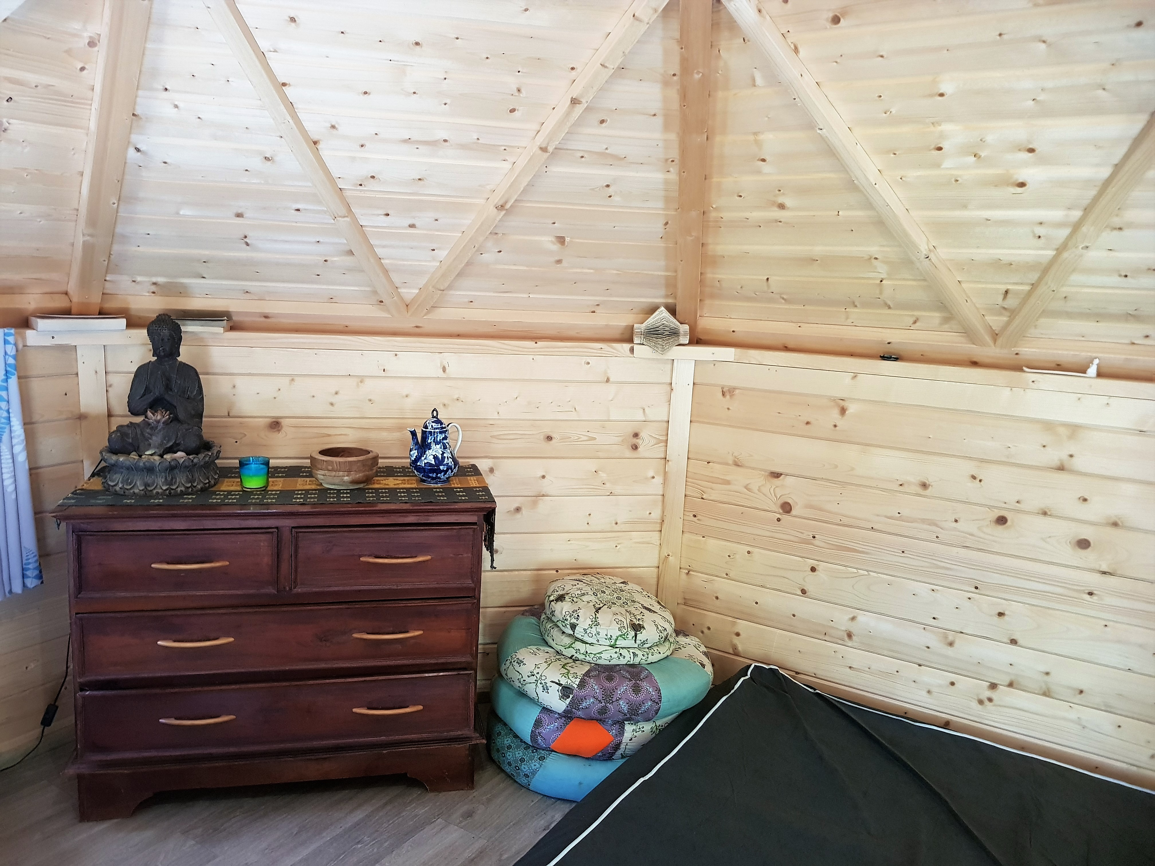 Refuge esprit cabane 3 pers — Kota avec spa à Iscle de Prelles à Saint-Martin-de-Queyrières — cuisine