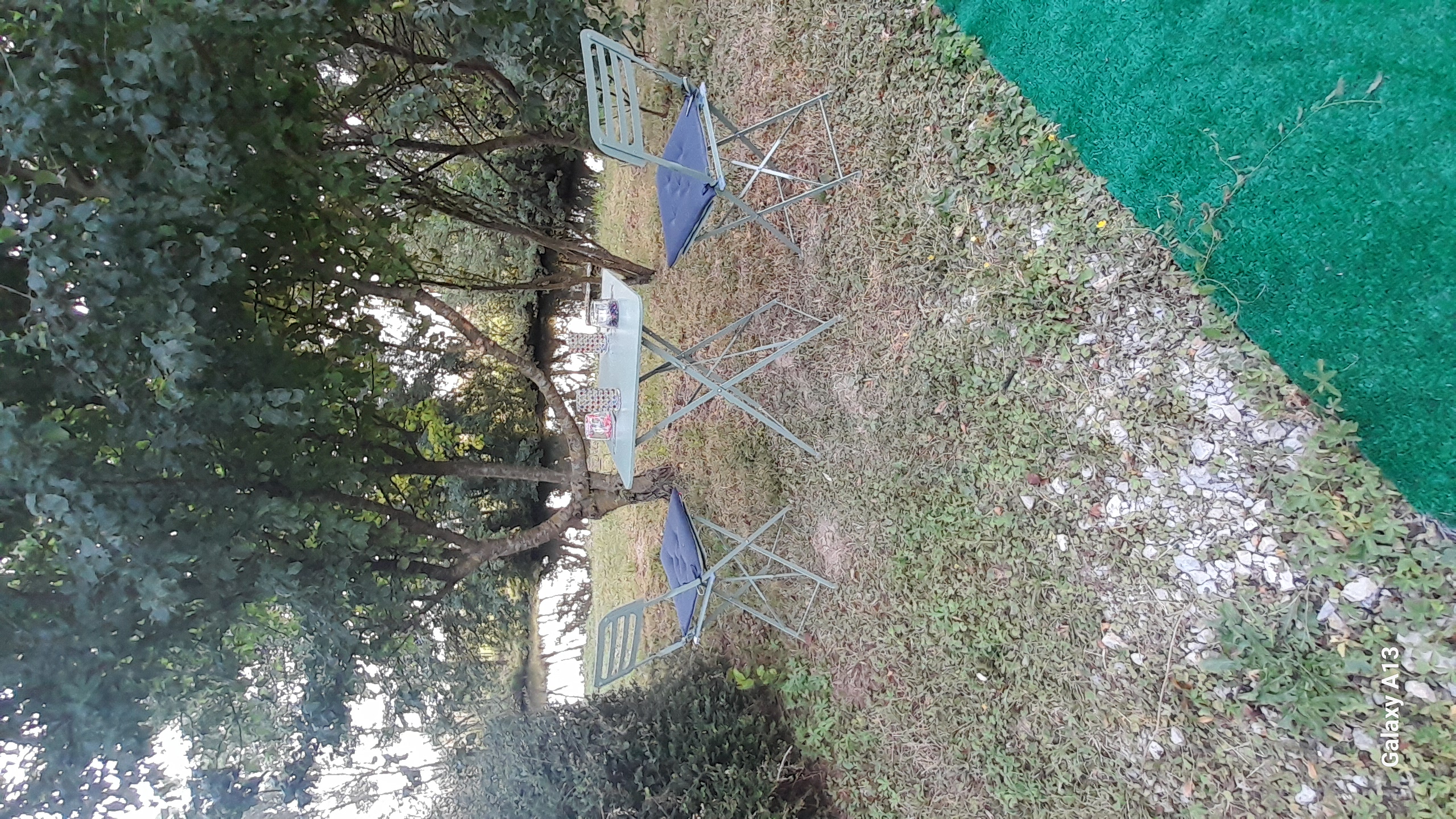 La roulotte au bord de l'étang — Roulotte cosy avec spa dans le Jura à Tavaux — salle de bain