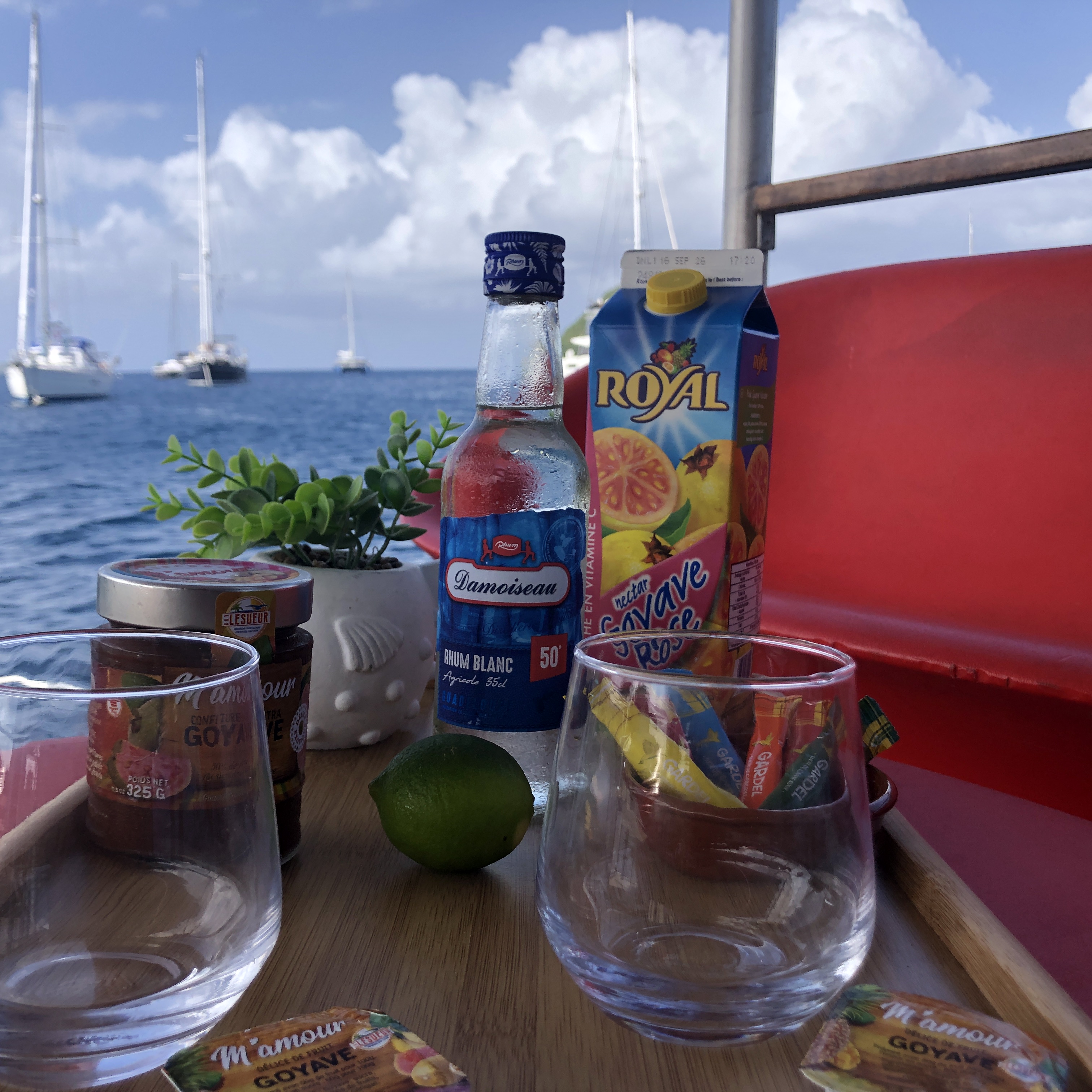 Aqua Lodge le Rêve flottant — Maison insolite avec terrasse panoramique à Terre-de-Haut (Guadeloupe) à Terre-de-Haut — vue depuis la terrasse