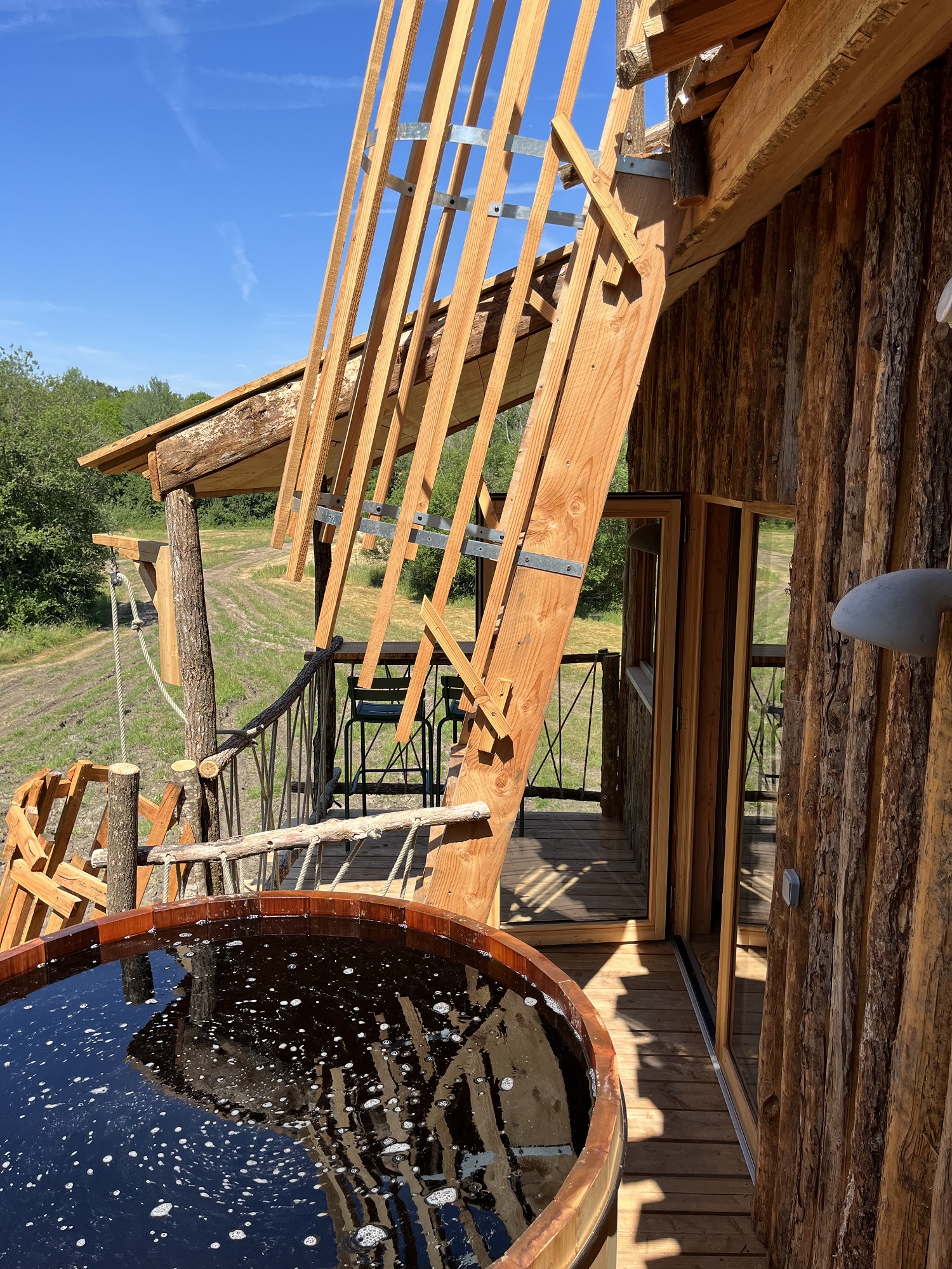 Cabane Spa Haut Perchoir : une expérience unique en Picardie à St-Léger-Aux-Bois — vue intérieure