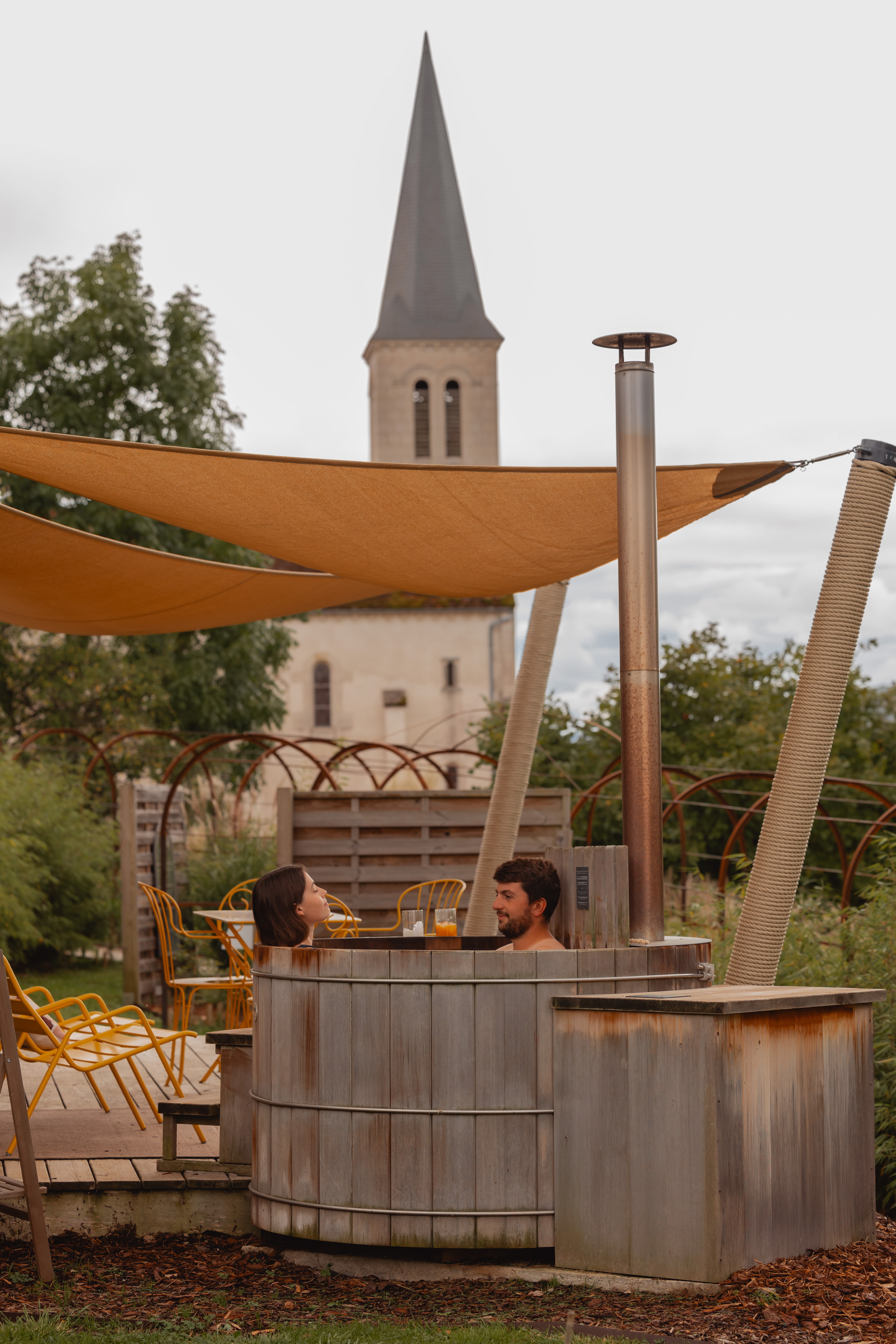 Cabotte Jaune & Spa — Tiny House avec terrasse à Saône-et-Loire à Genouilly — environnement naturel