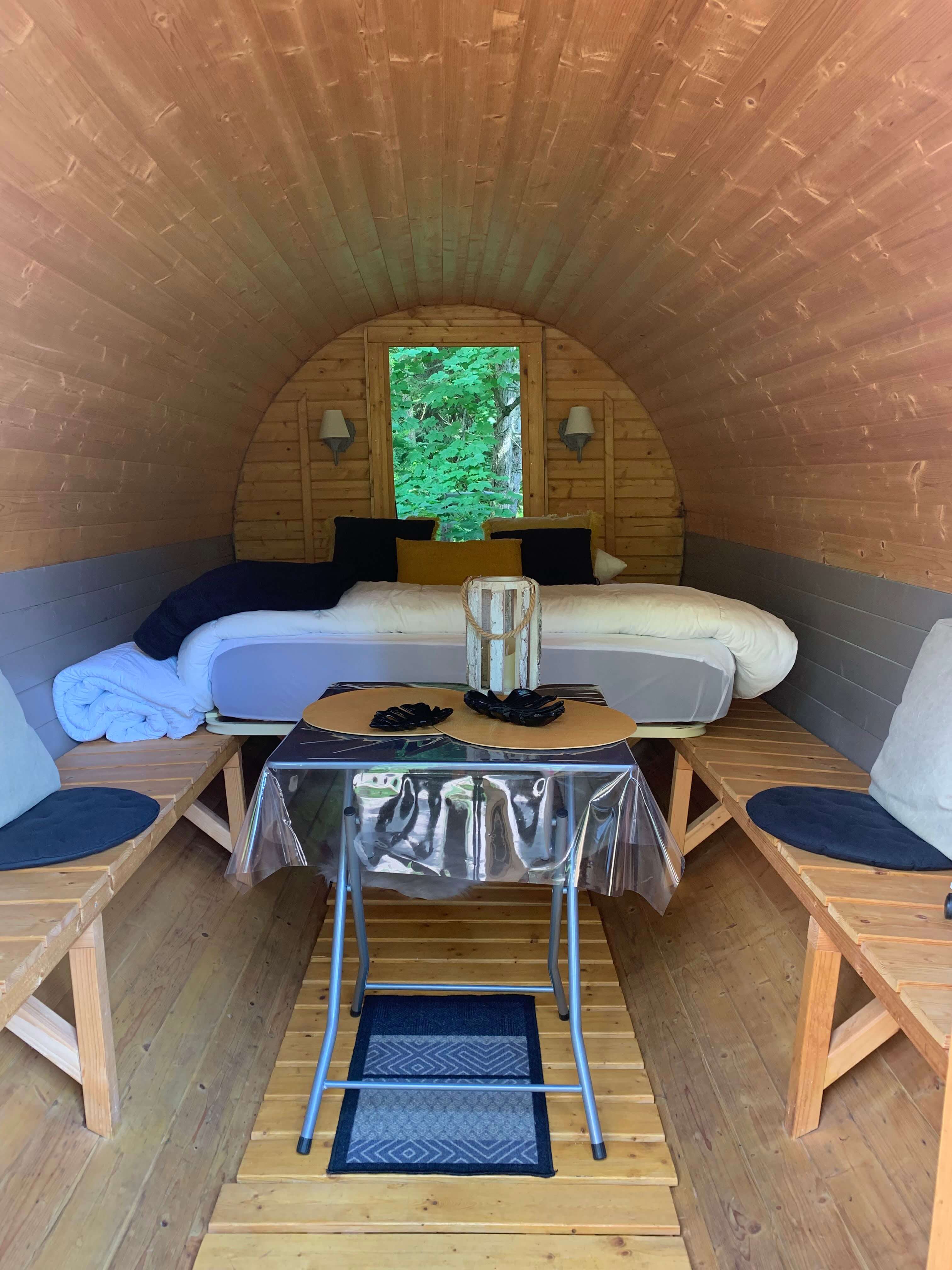 Le tonneau finlandais — Tonneau avec spa à Haute-Loire à Le Puy-en-Velay — vue intérieure