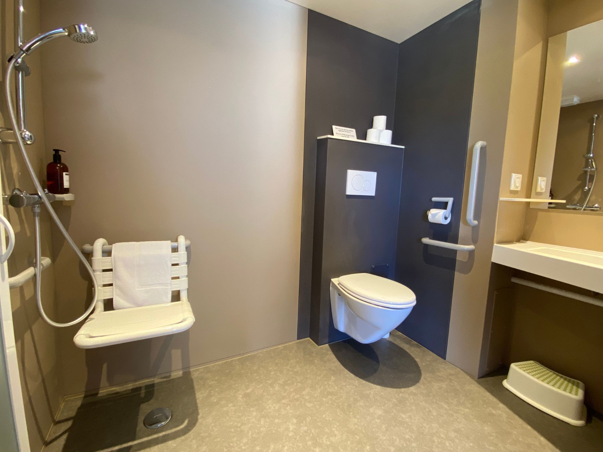 Nid adapté PMR — Cabane avec spa à Maine-et-Loire à Angers — détail architectural