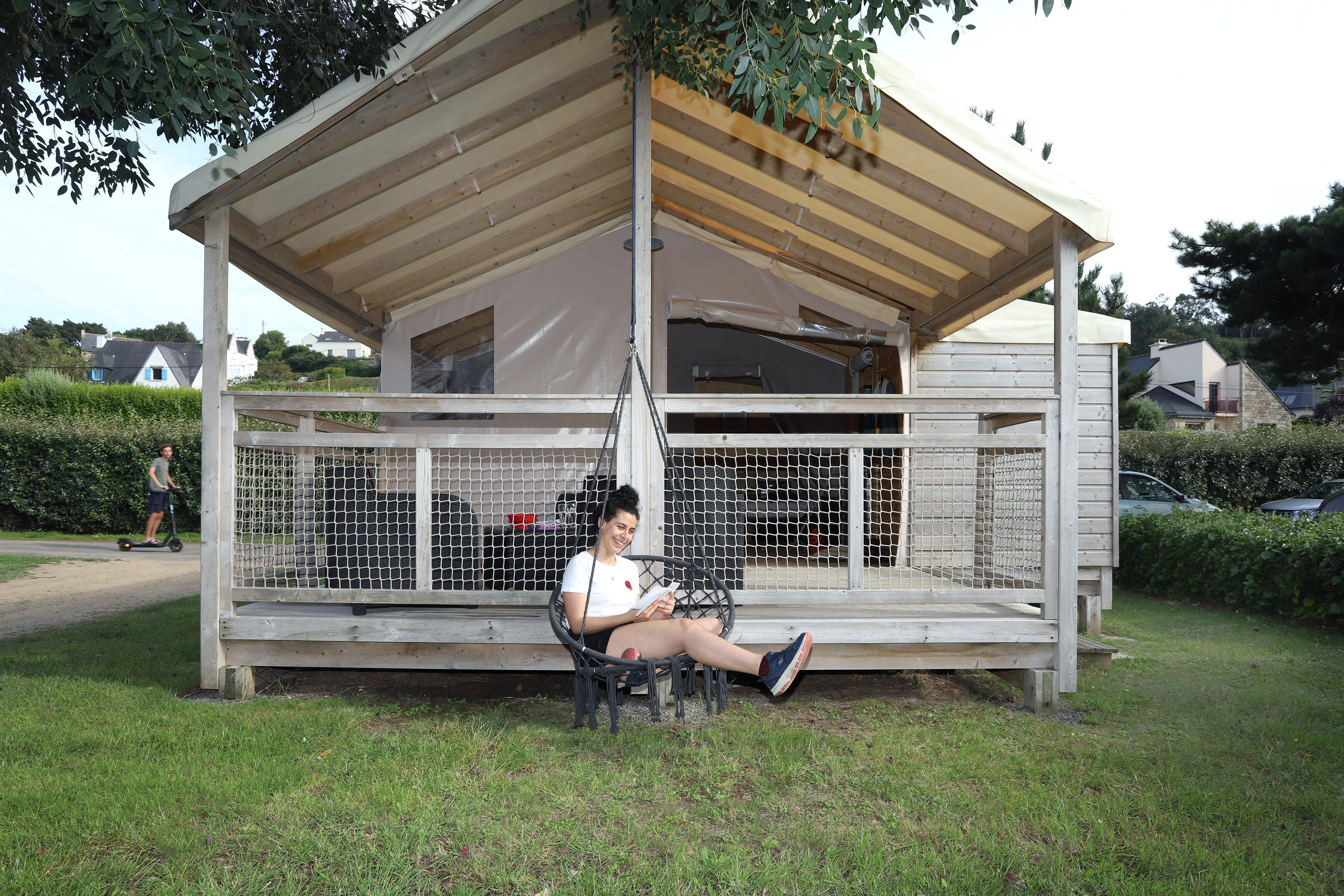 Ecolodge sur pilotis : une cabane unique en Bretagne à Trelevern — vue intérieure