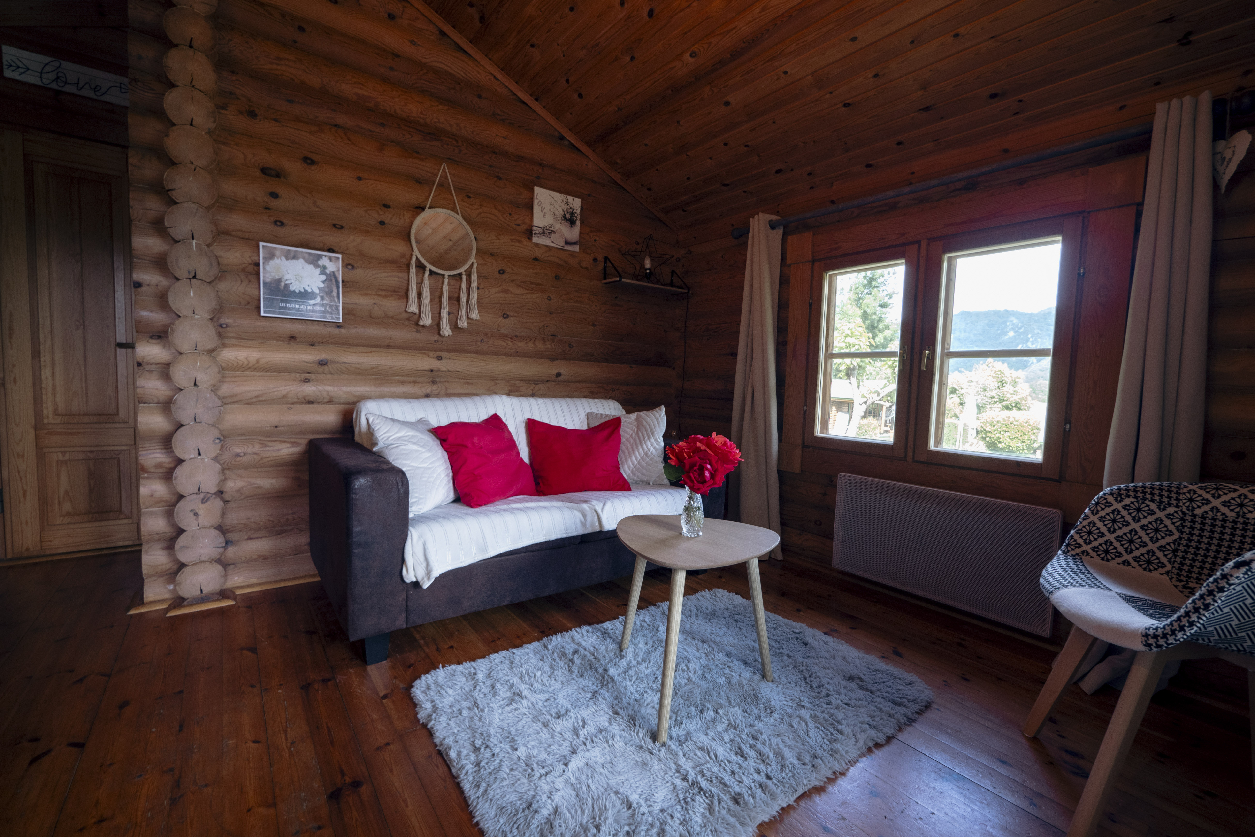 Chalet du Berger : un refuge enchanteur au cœur des Midi-Pyrénées à Agos-Vidalos — vue intérieure