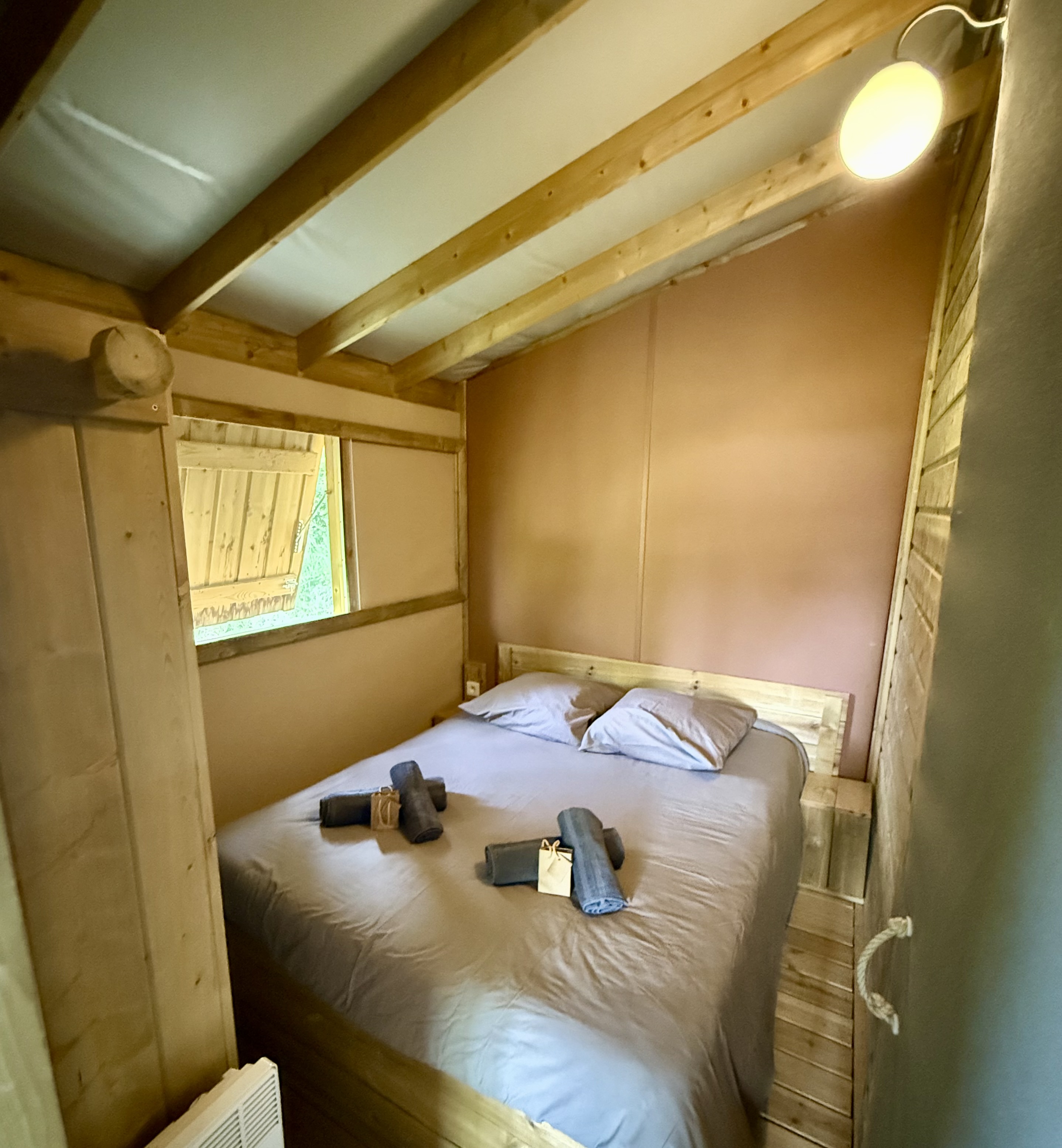 Lodge Africa — Séjour nature avec spa à Lot à Saint-Cirgues — salle de bain