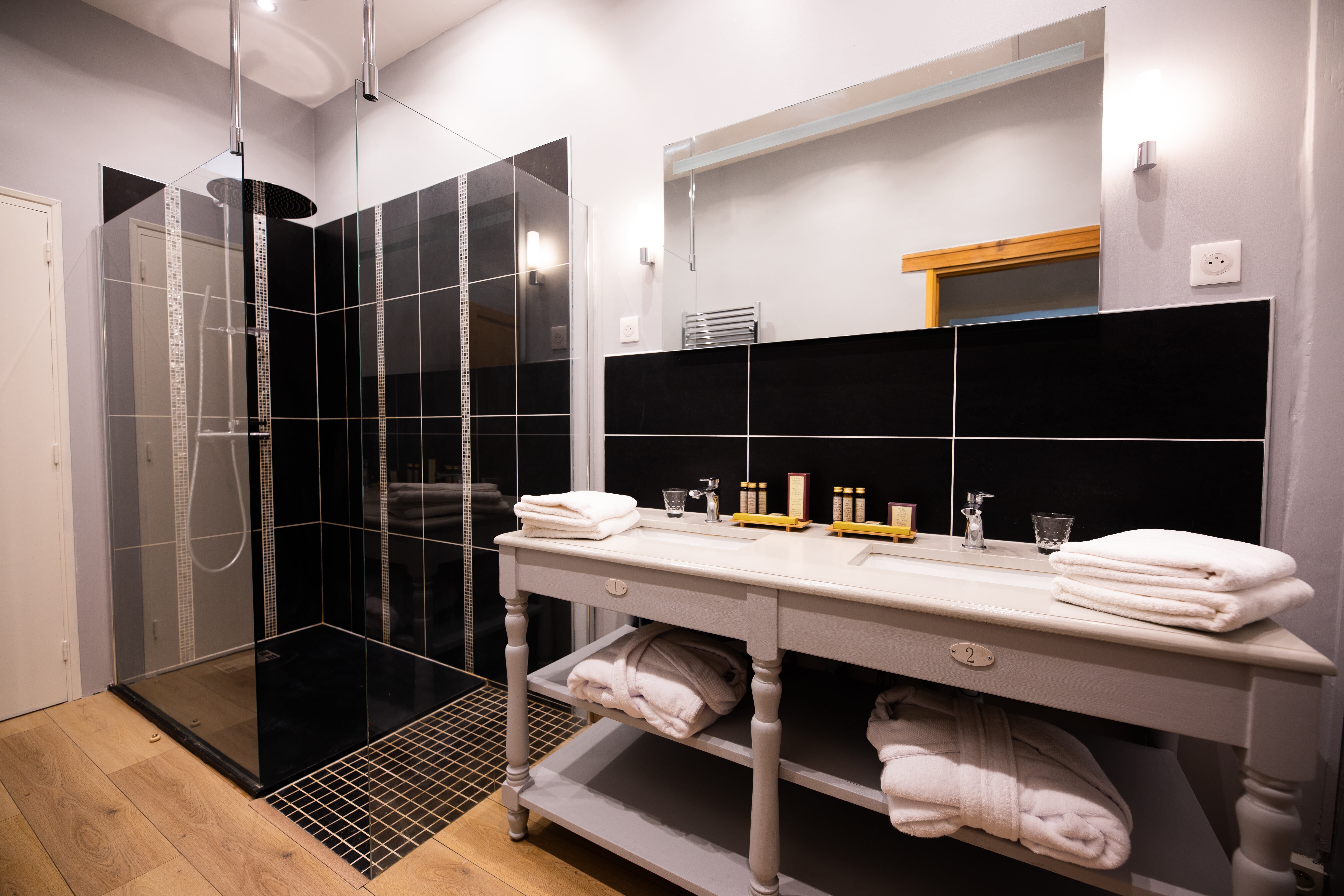 Chambre Fleur : une évasion sensorielle en Centre-Val de Loire à Ballan-Miré — cuisine