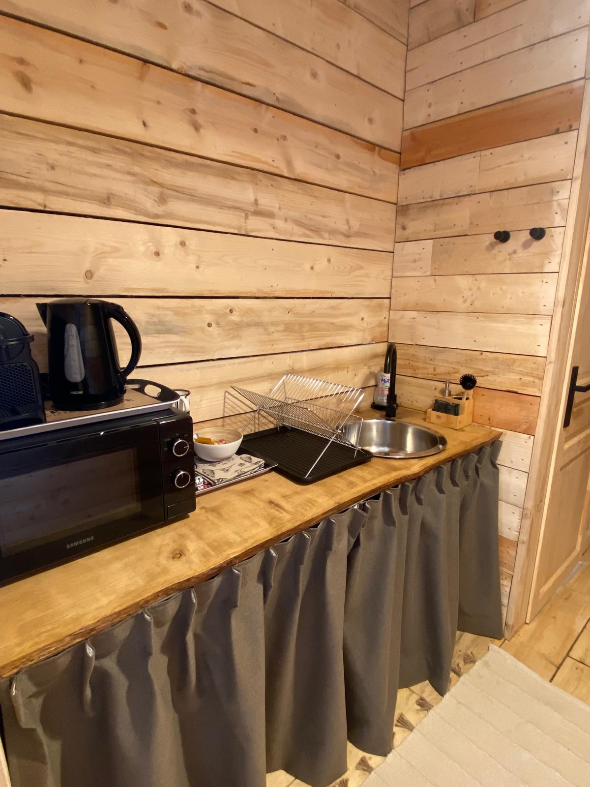 Le Nid des Renouveaux — Cabane avec vue sur étang à Oise à Beauvais — salle de bain