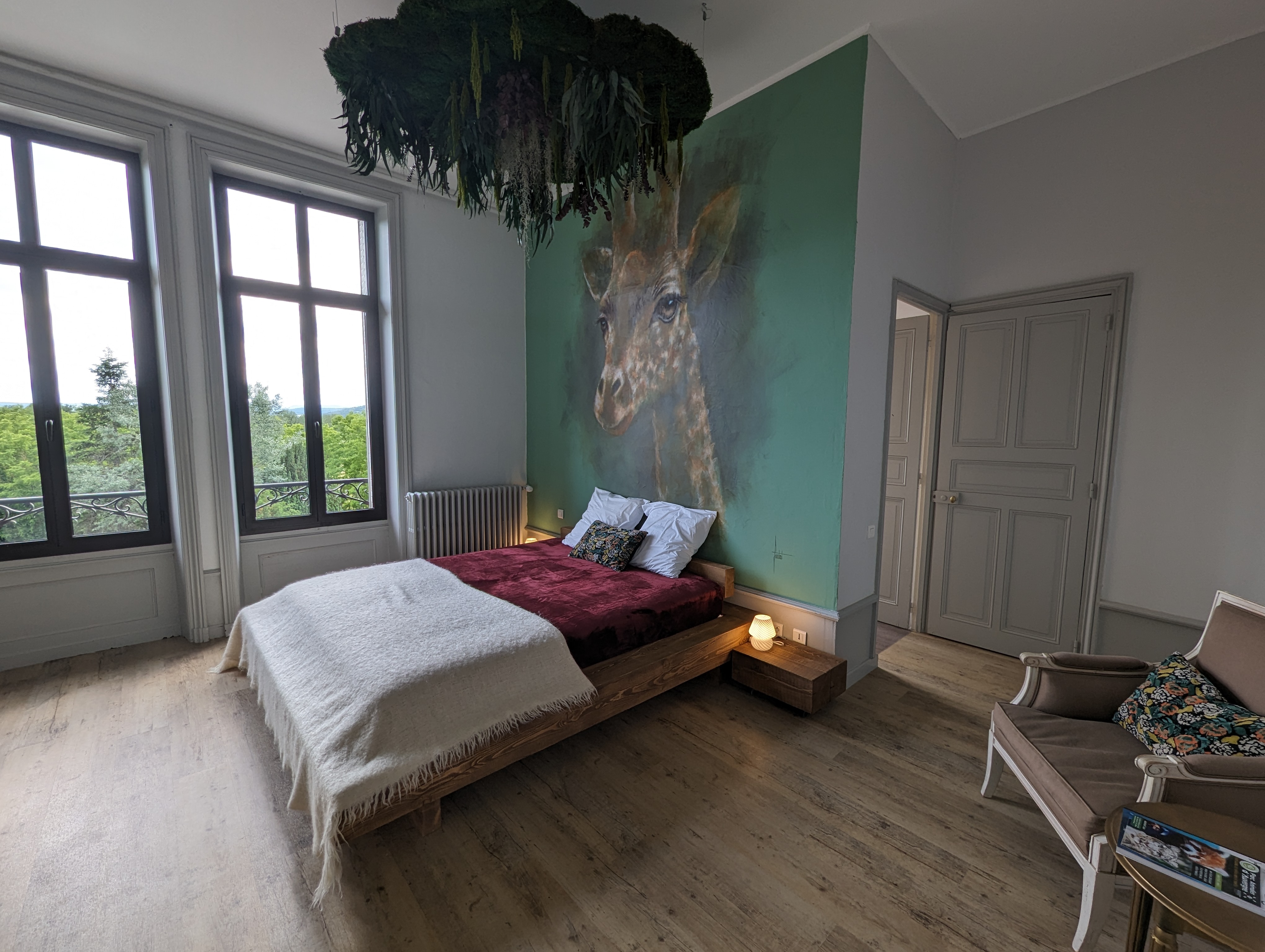 Chambre "Rêve de Girafe" — Séjour unique avec spa à Puy-de-Dôme à Clermont-Ferrand — espace de vie