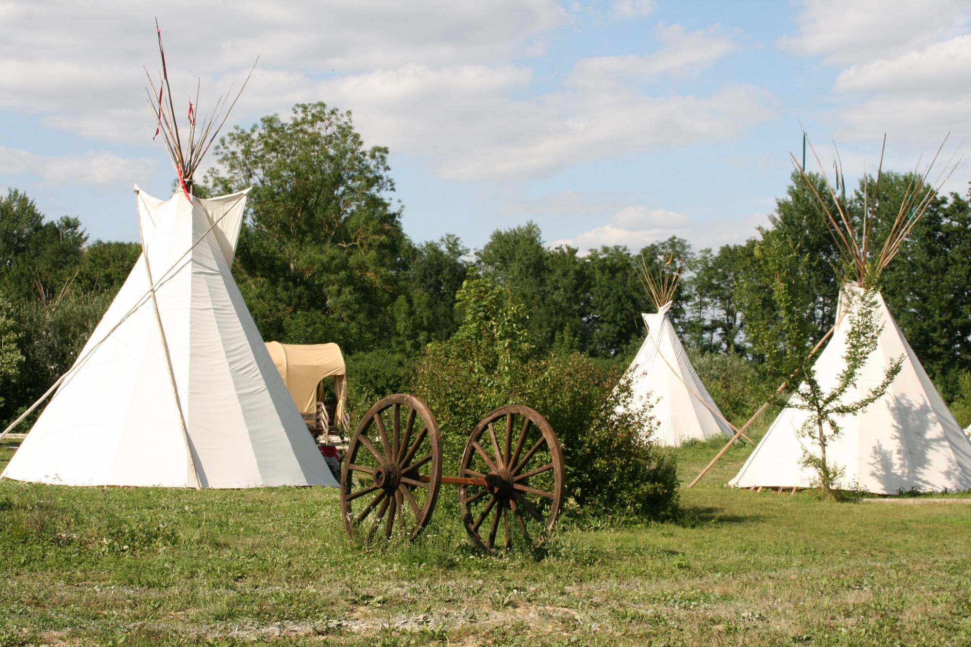 Vivez l'expérience unique d'un tipi en Champagne-Ardenne à Barberey St Sulpice — environnement naturel