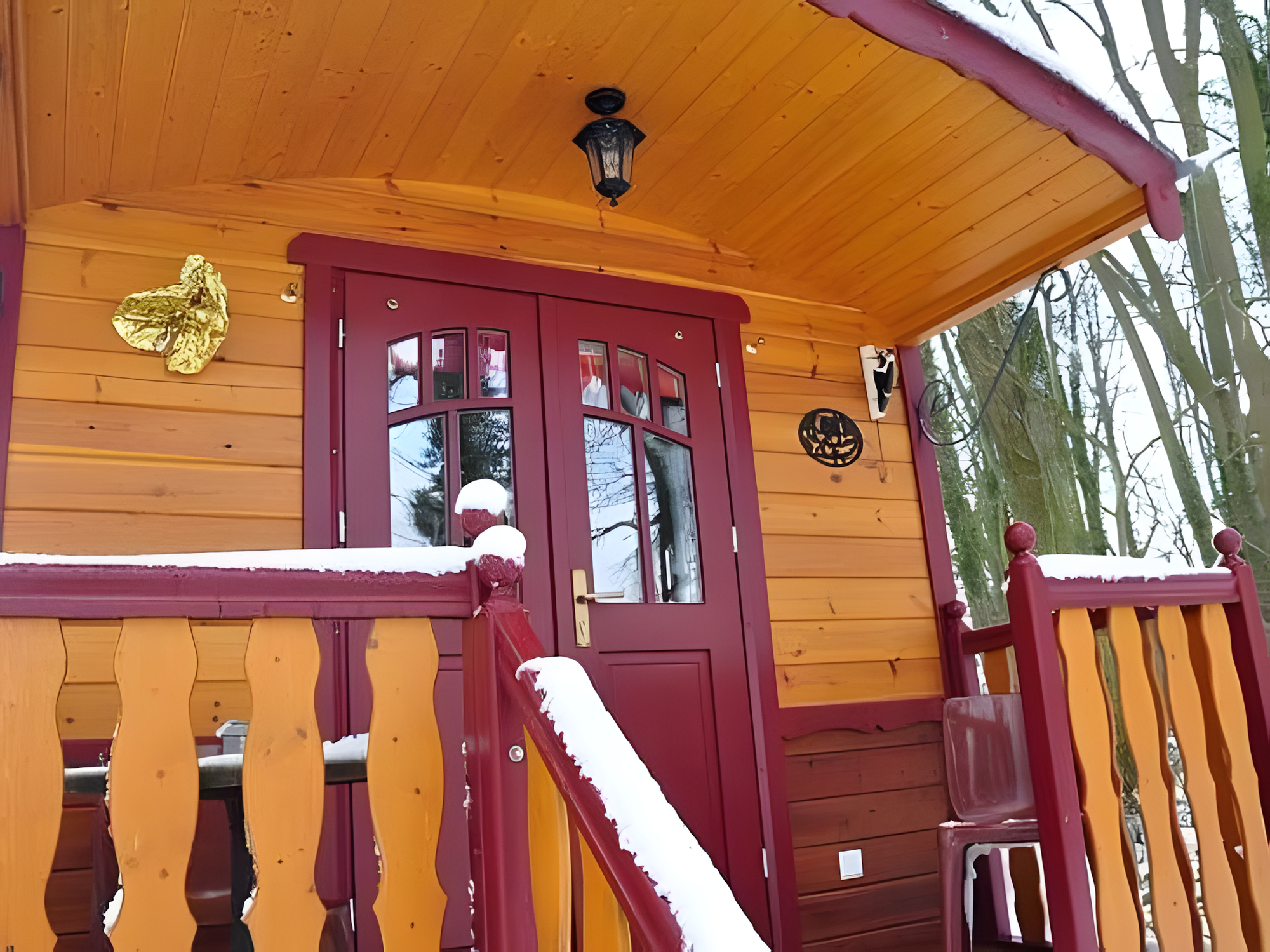 La Roulotte des Elfes — Séjour féérique avec spa à Marne à Sainte-Marie-du-Lac-Nuisement — détail architectural