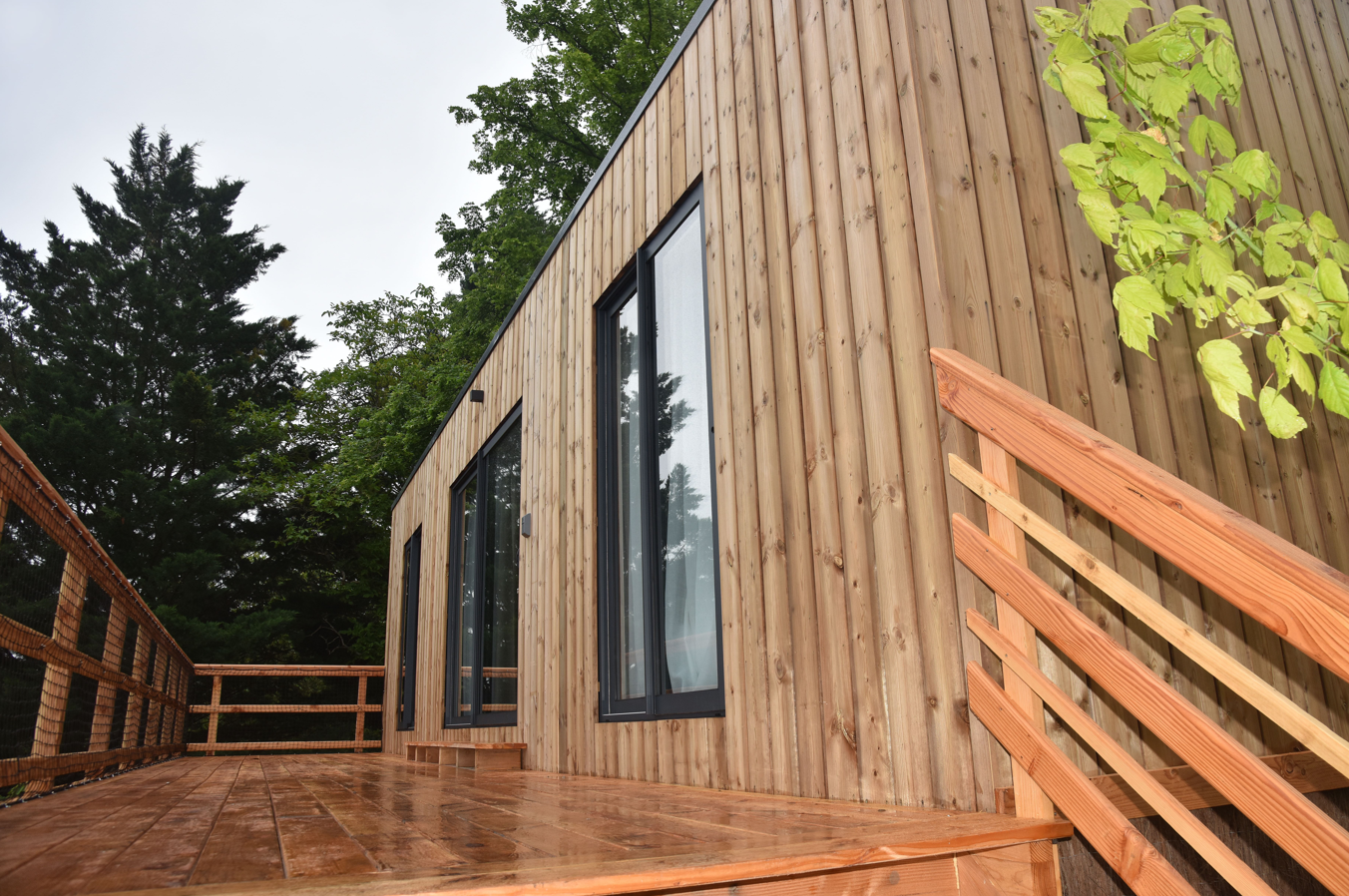 Cabane Brennus avec bain à remous en Auvergne à Vic-Le-Comte — espace de vie
