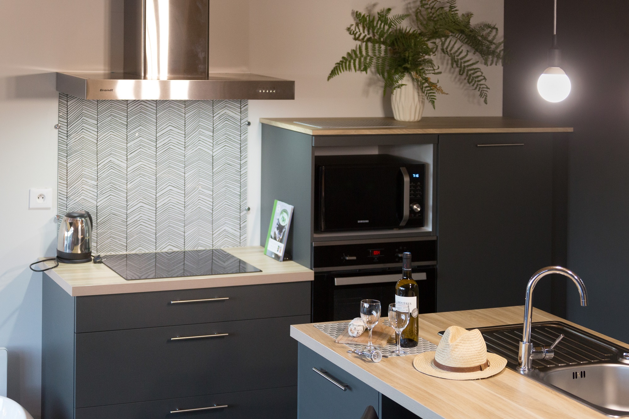 Lodge Spa Marcel : une cabane immersive en Limousin à Palazinges — vue depuis la terrasse