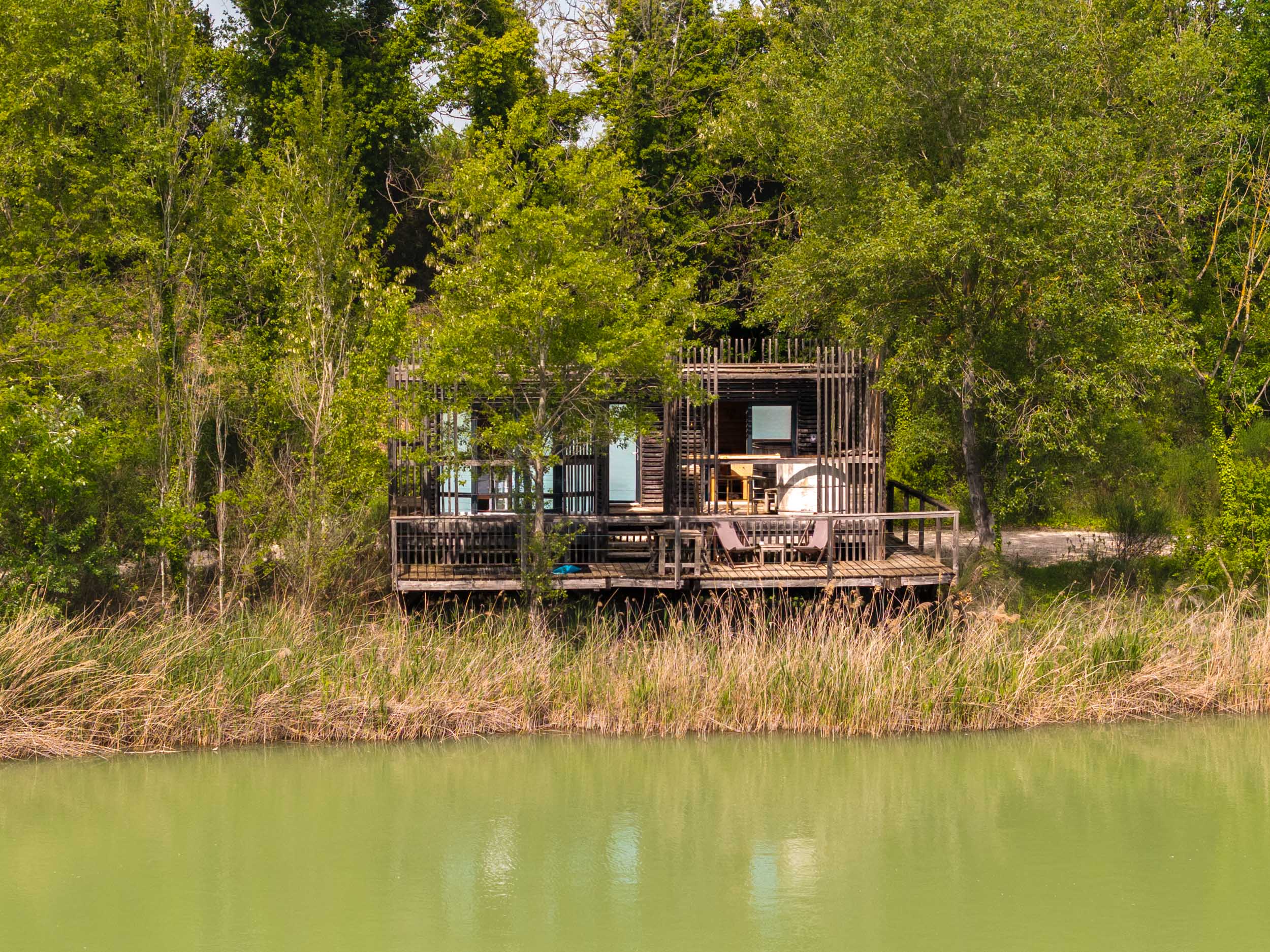 Cabane Spa Cigale : une évasion sur pilotis en Provence