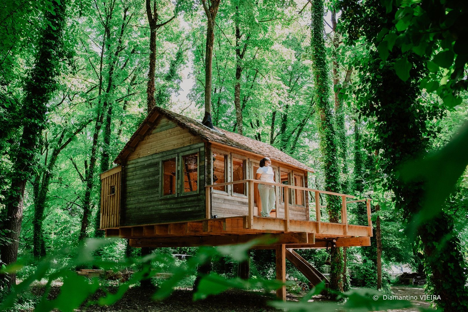 La Cabane de La Tortillère : une expérience suspendue dans les arbres