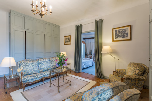 Gîte Jurançon — Chambre à thème avec spa à Landes à Château d'Estrac — vue intérieure