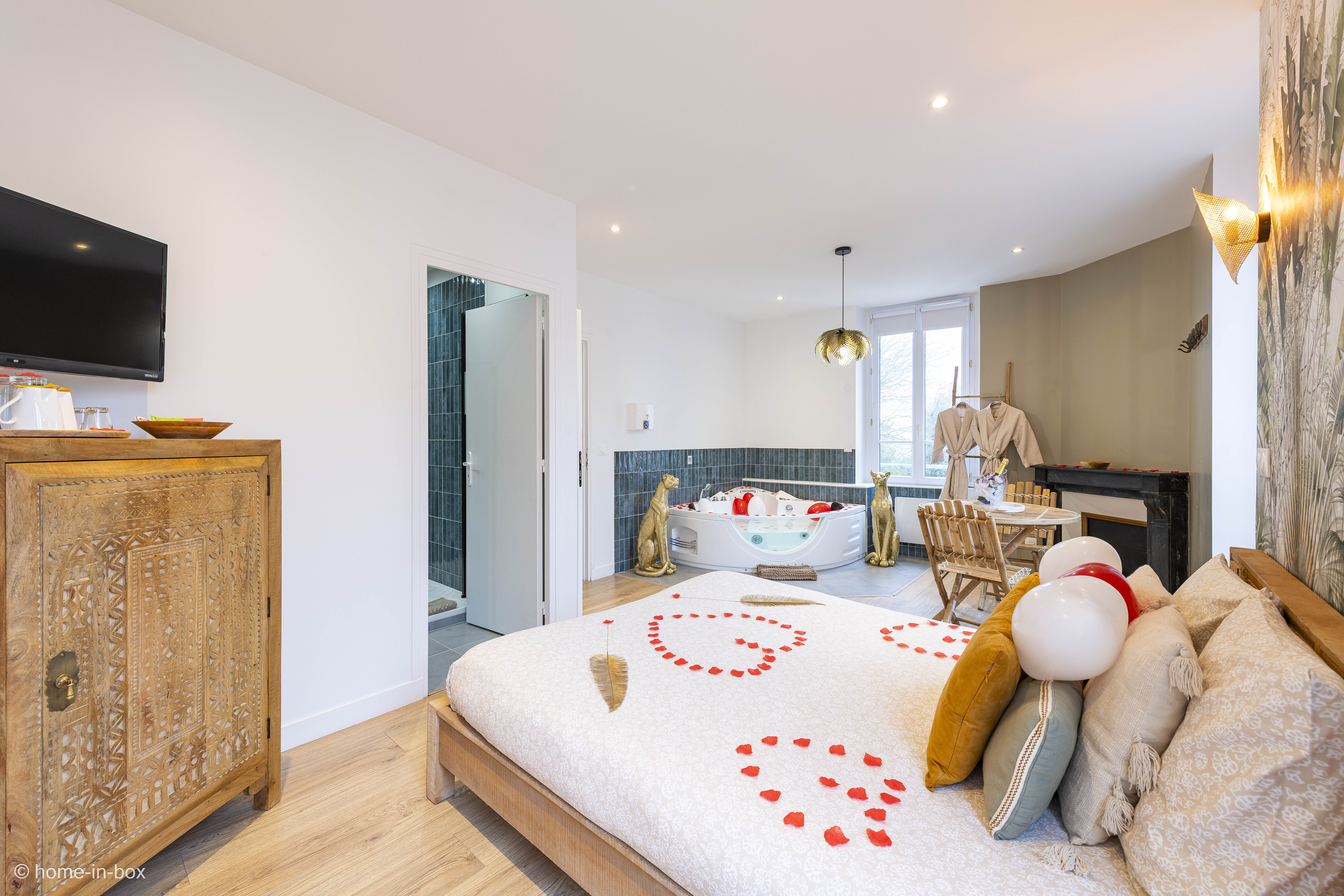 Suite Savane — Hébergement avec Jacuzzi à Seine-et-Marne