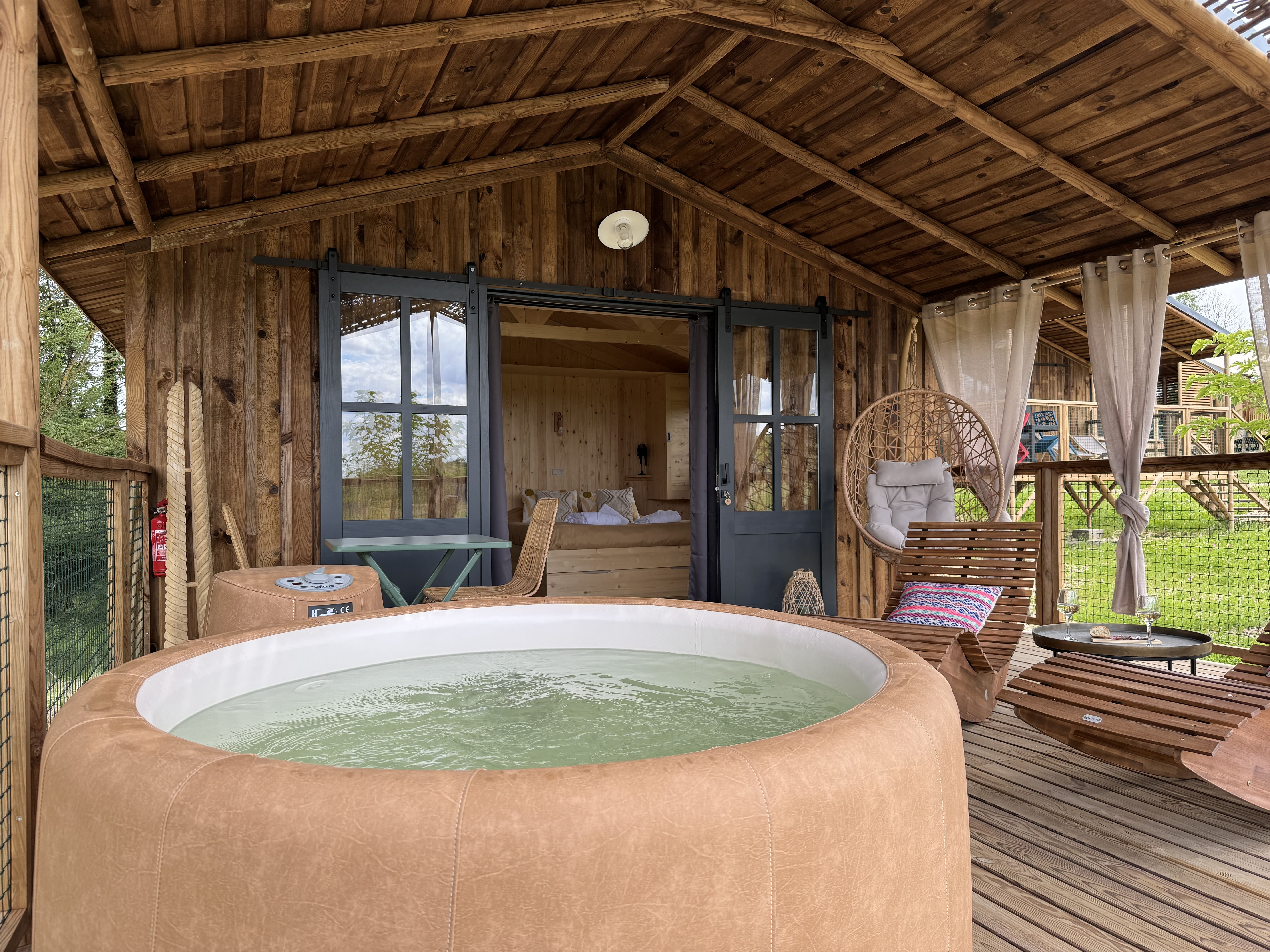 Cabane Lodge duo SPA : une escapade romantique en pleine nature — Cabane à Chisseaux