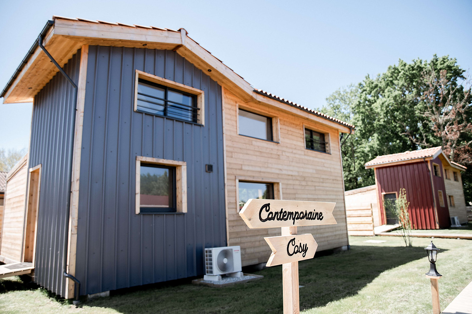 Tiny House « Tiny house contemporaine avec spa en Aquitaine » — Aureilhan (Landes)