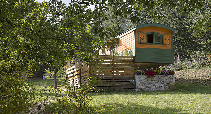 La Roulotte de BoEm : une échappée belle en Languedoc-Roussillon à Barjac — salle de bain