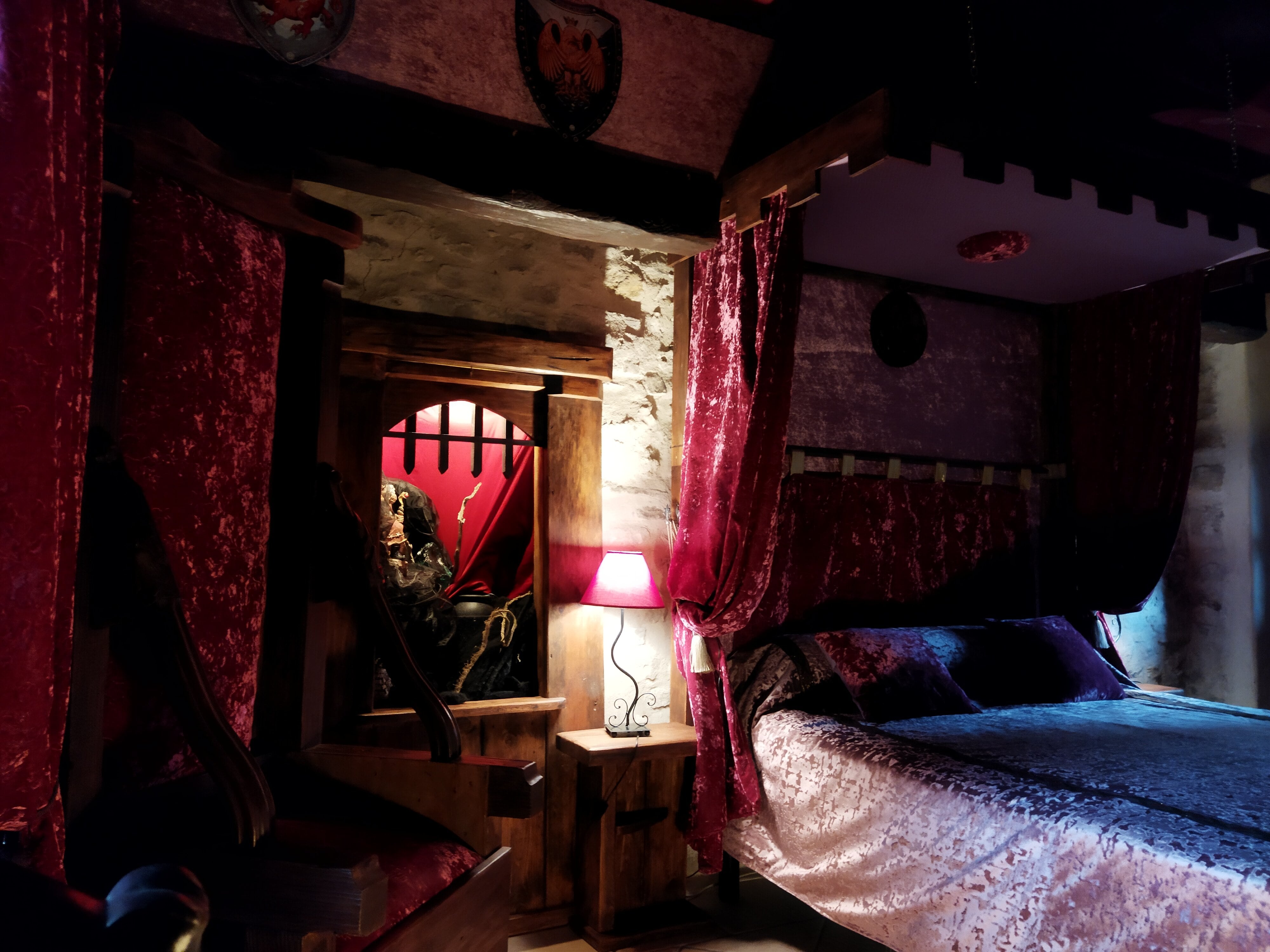 Le relais magique des Sorciers : une chambre à thème immersive