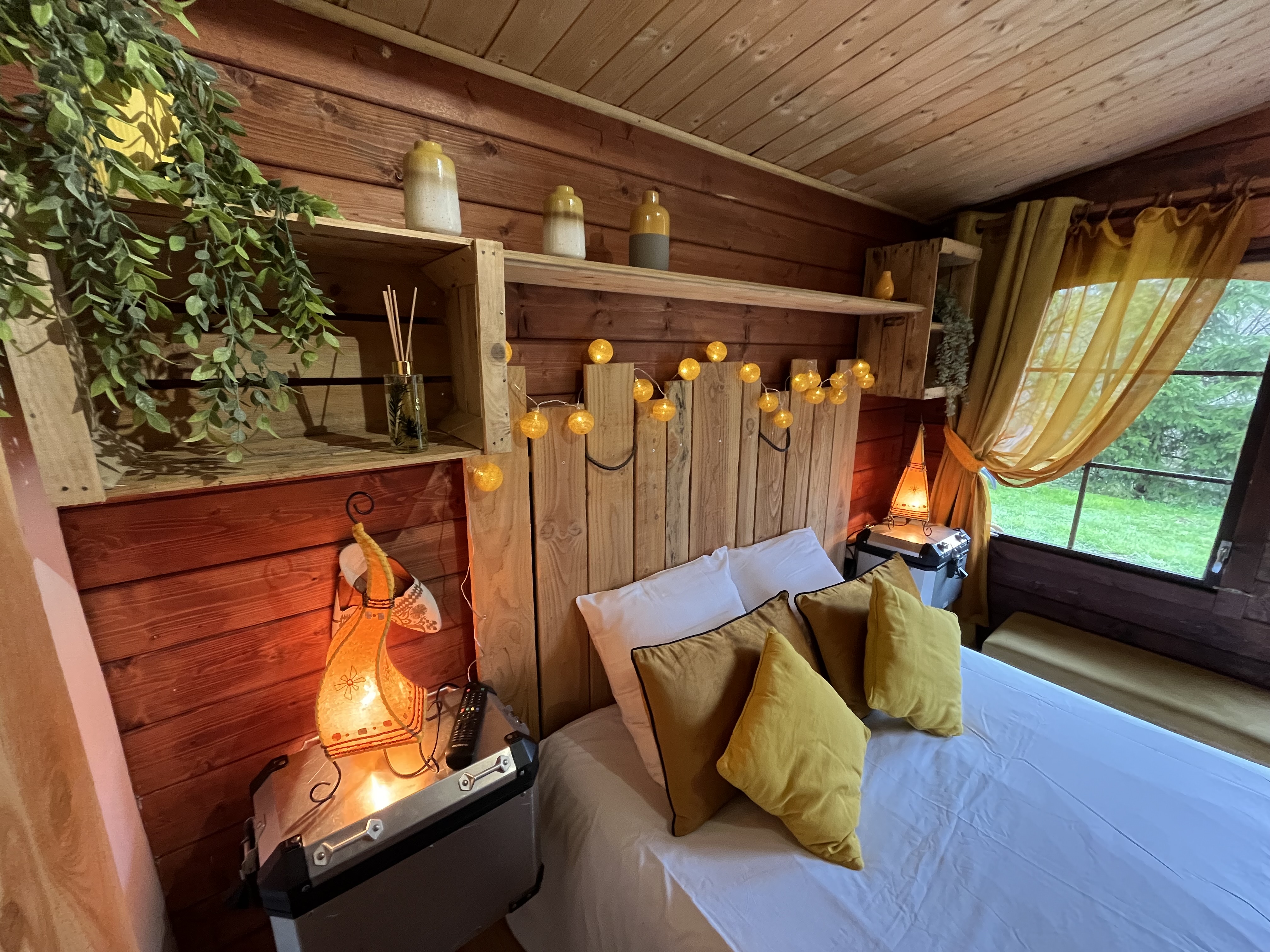 Chalet Adventure — Chalet avec terrasse à Tarn à Le Maloya — espace de vie