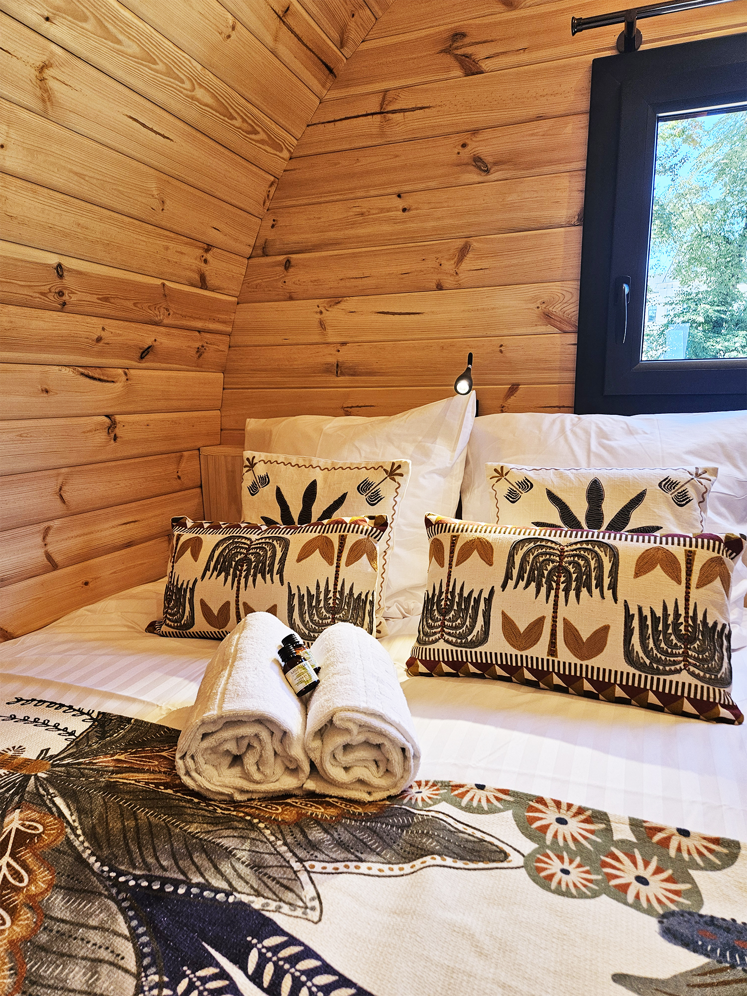 Barrel Palmeraie — Cabane avec vue panoramique à Jura à Dole — chambre