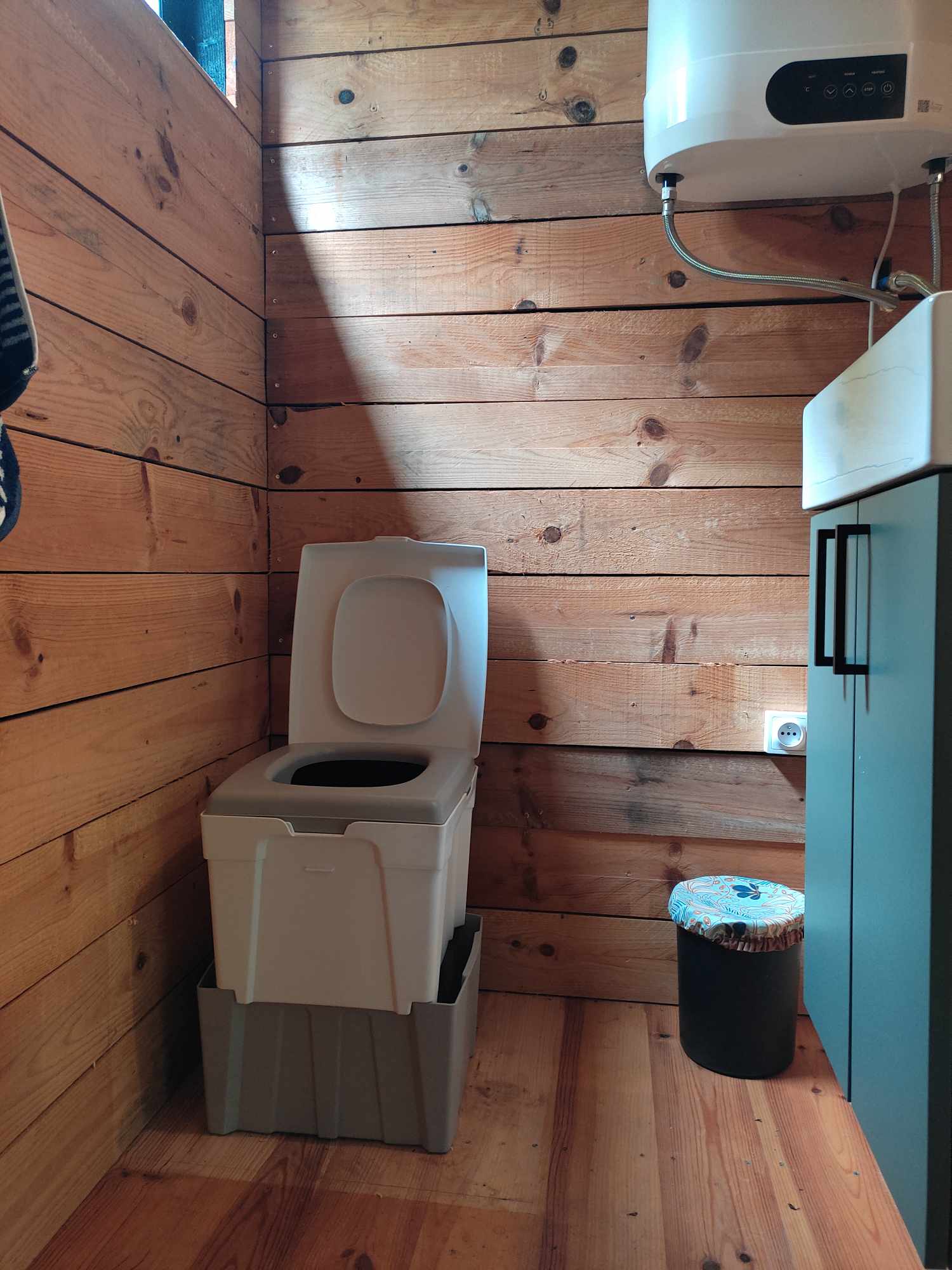 Tiny des Monts d'Arrée — Tiny House avec jardin privatif à Finistère à La Feuillée — détail architectural