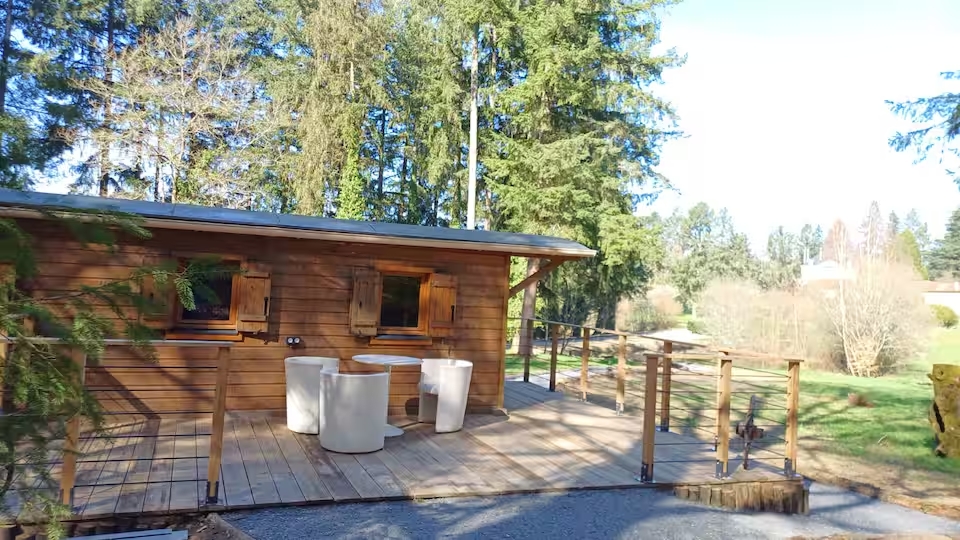 Roulotte des Hêtres — Séjour cosy avec spa à Saint-Pardoux en Haute-Vienne à Saint-Pardoux — vue intérieure