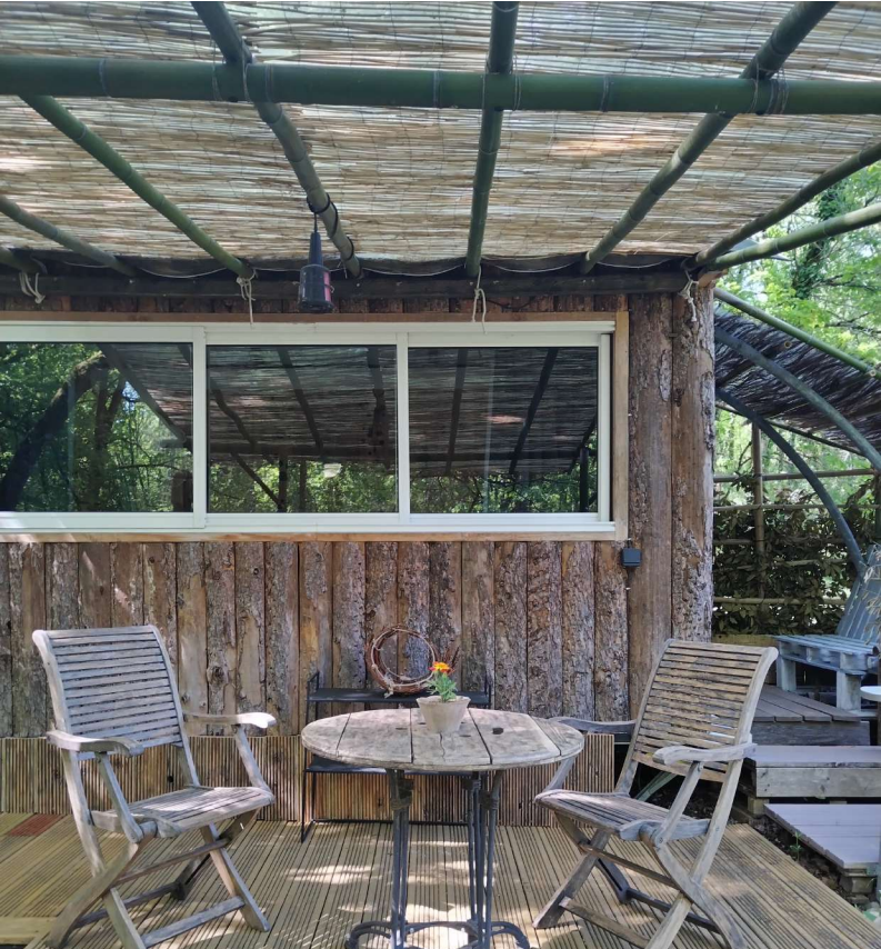 La Roulotte de l'Echappée Sauvage — Séjour relaxant avec spa à Lot-et-Garonne à Agen — espace de vie