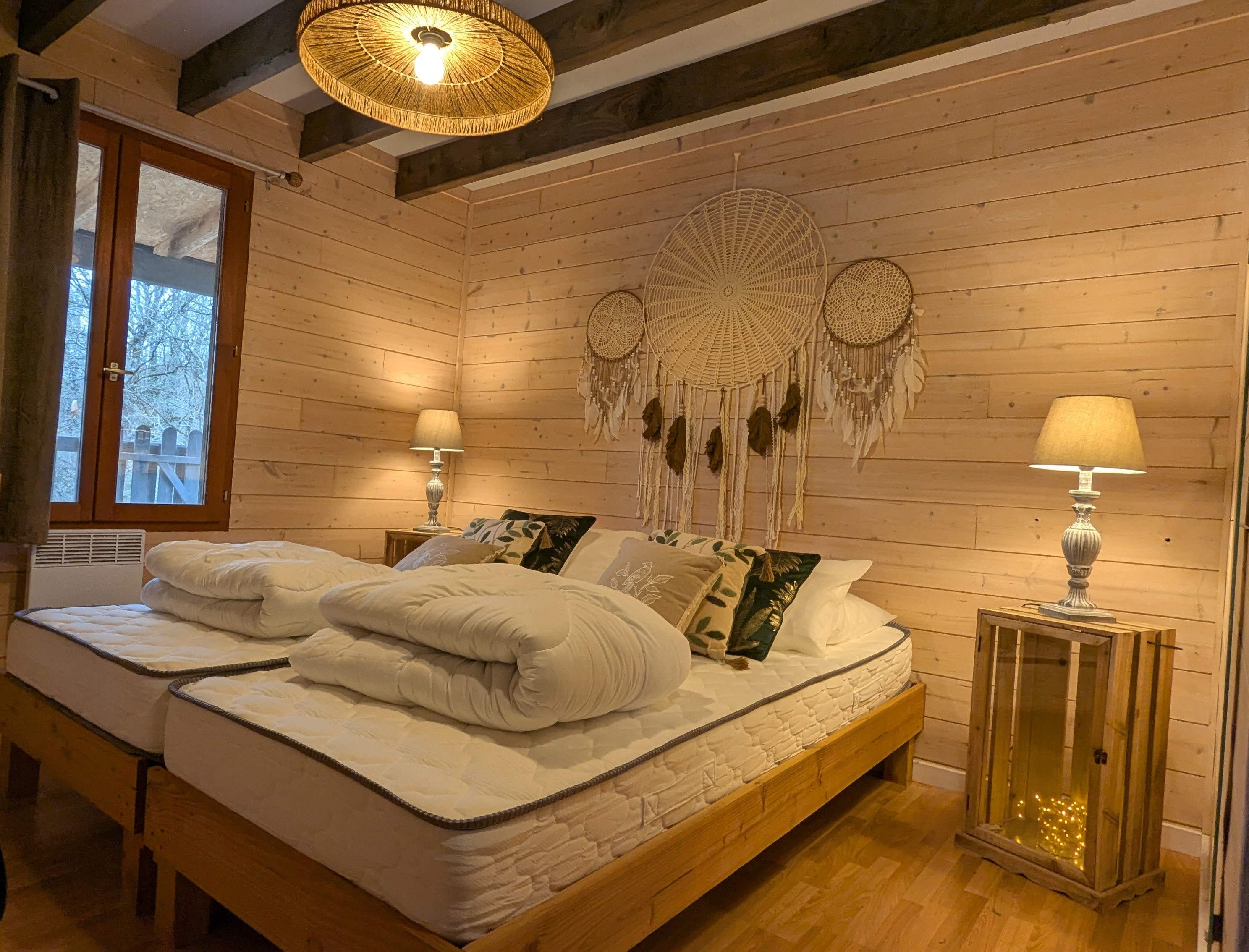 Chalet Grand Chêne : une évasion romantique avec spa privatif à Biron — environnement naturel