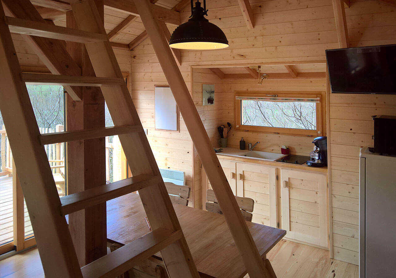 Le Nid du Pinson — Cabane dans les arbres avec spa à Vercornoix à Saint-Jean-En-Royans — détail architectural