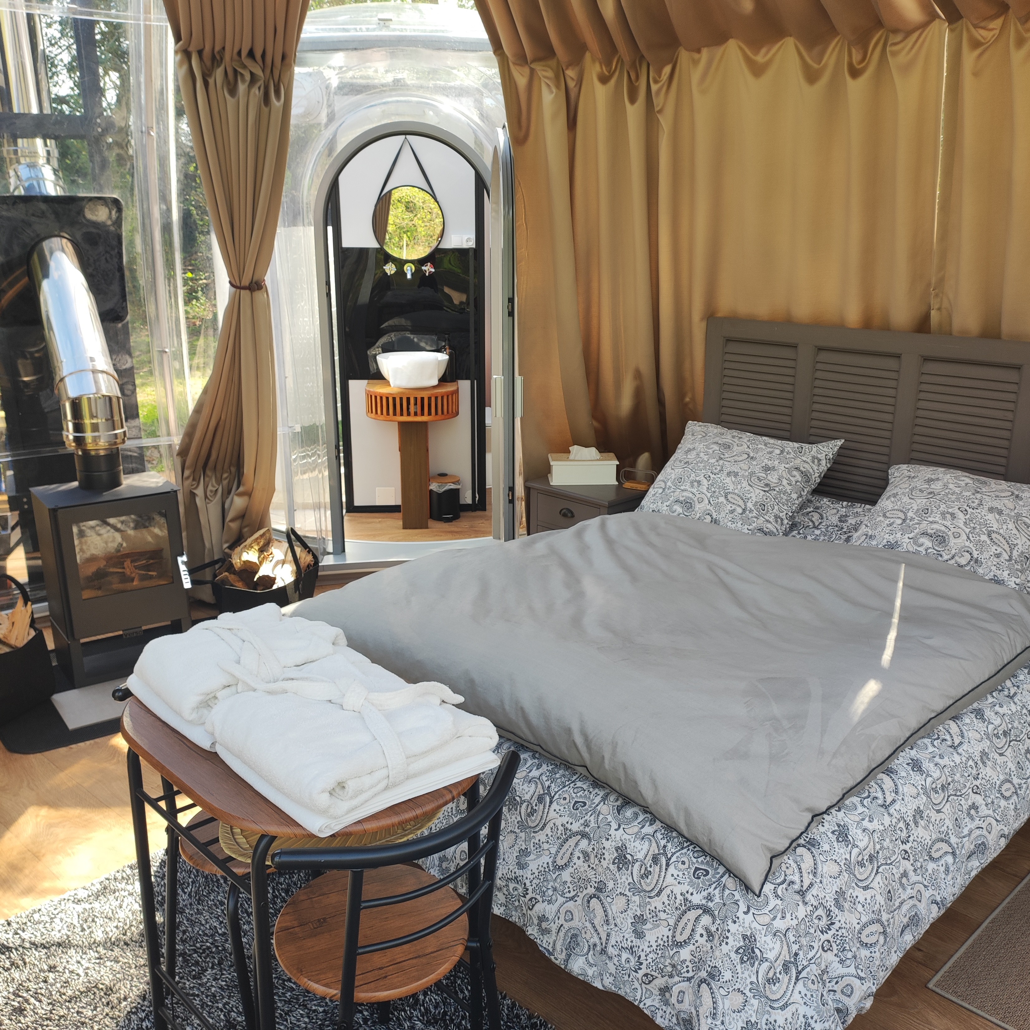 Dôme des Songes & Spa — Évasion romantique à Côtes-d'Armor à Guingamp — espace de vie