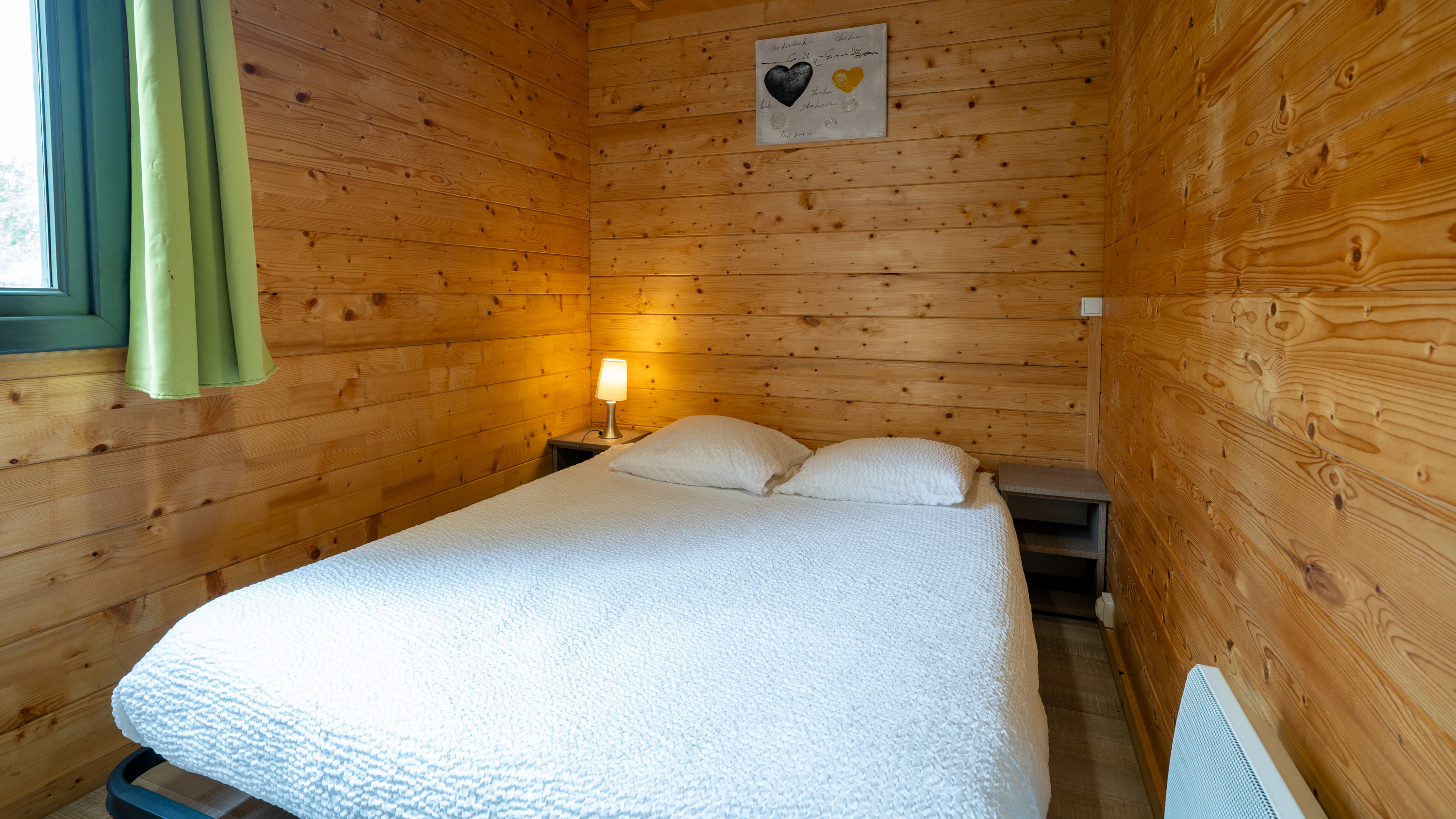 La Cabane familiale D’Hansel : un refuge enchanteur en Champagne-Ardenne à Bar Sur Aube — salle de bain