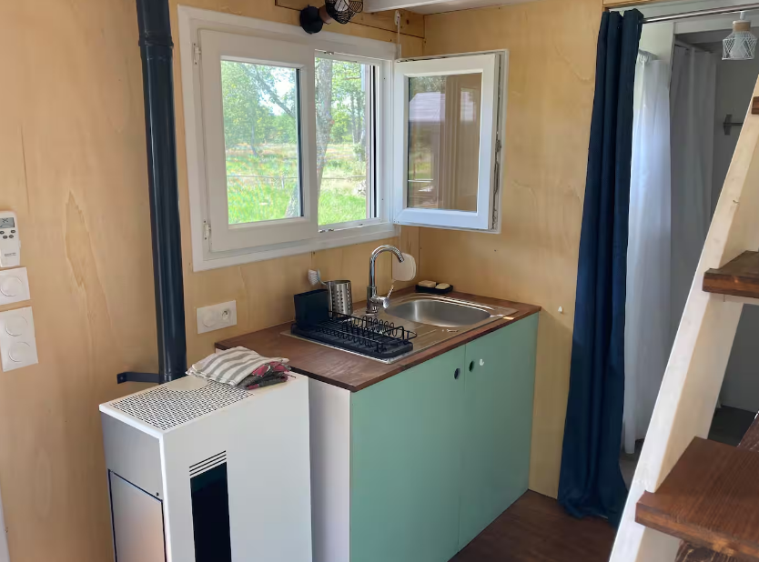 Tiny Lab — Tiny house bioclimatique avec spa à Peysoup (Gironde) à Peysoup — chambre