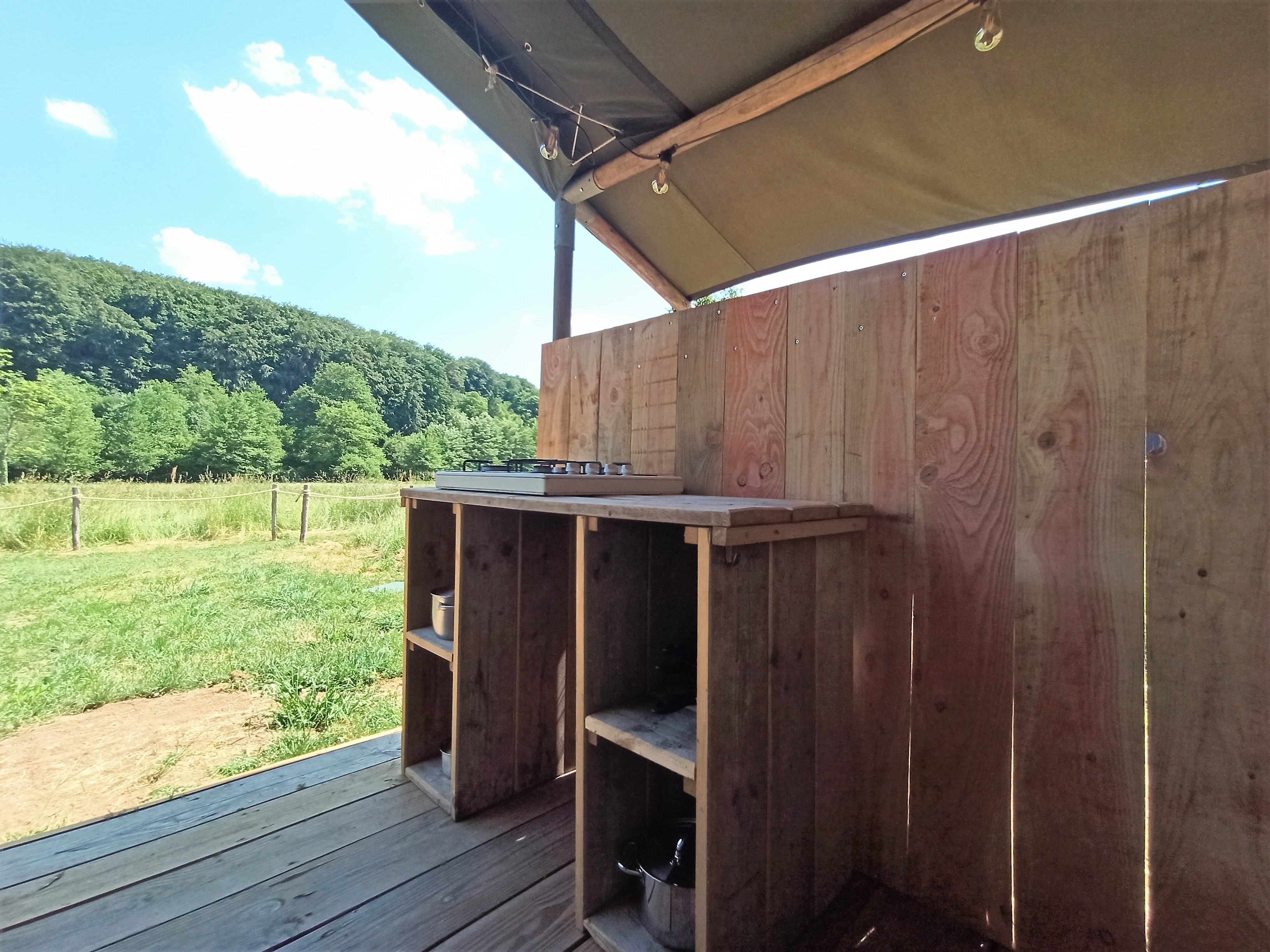 Séjournez dans le lodge du Hibou en Bourgogne à Quarré-Les-Tombes — environnement naturel