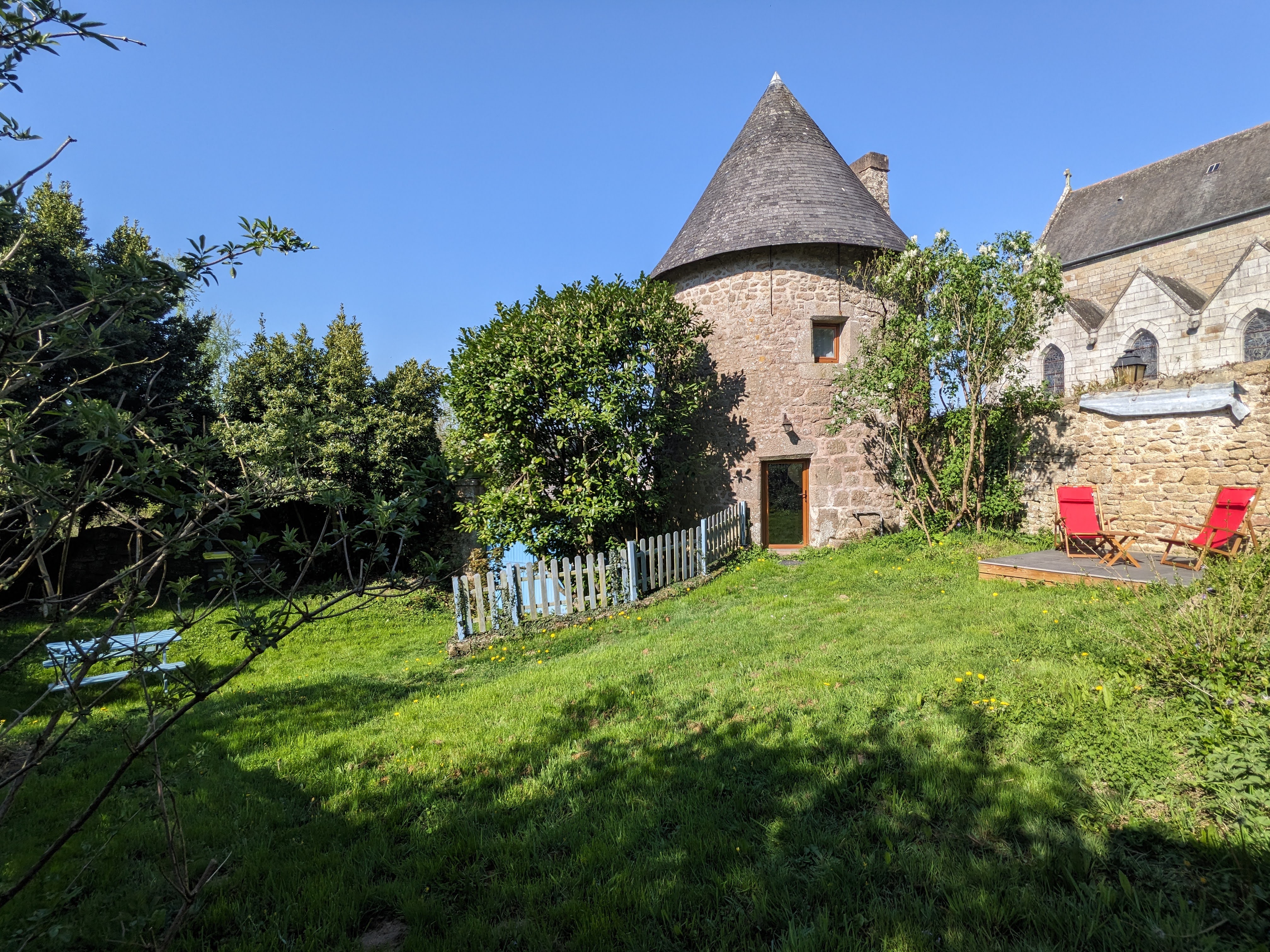 La tour médiévale du Château de la Carrée — Séjour romantique en Bretagne