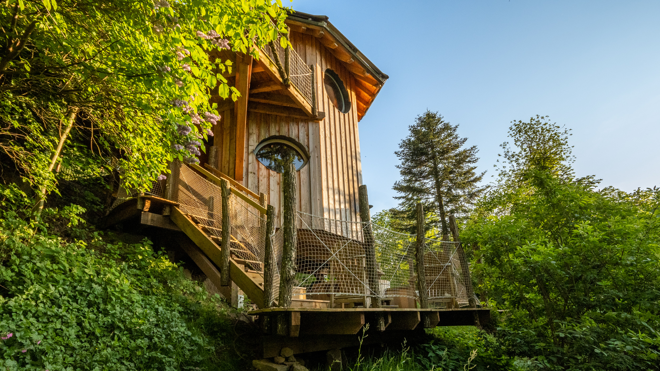 La Cabane Spa Arctique : une évasion perchée en Alsace